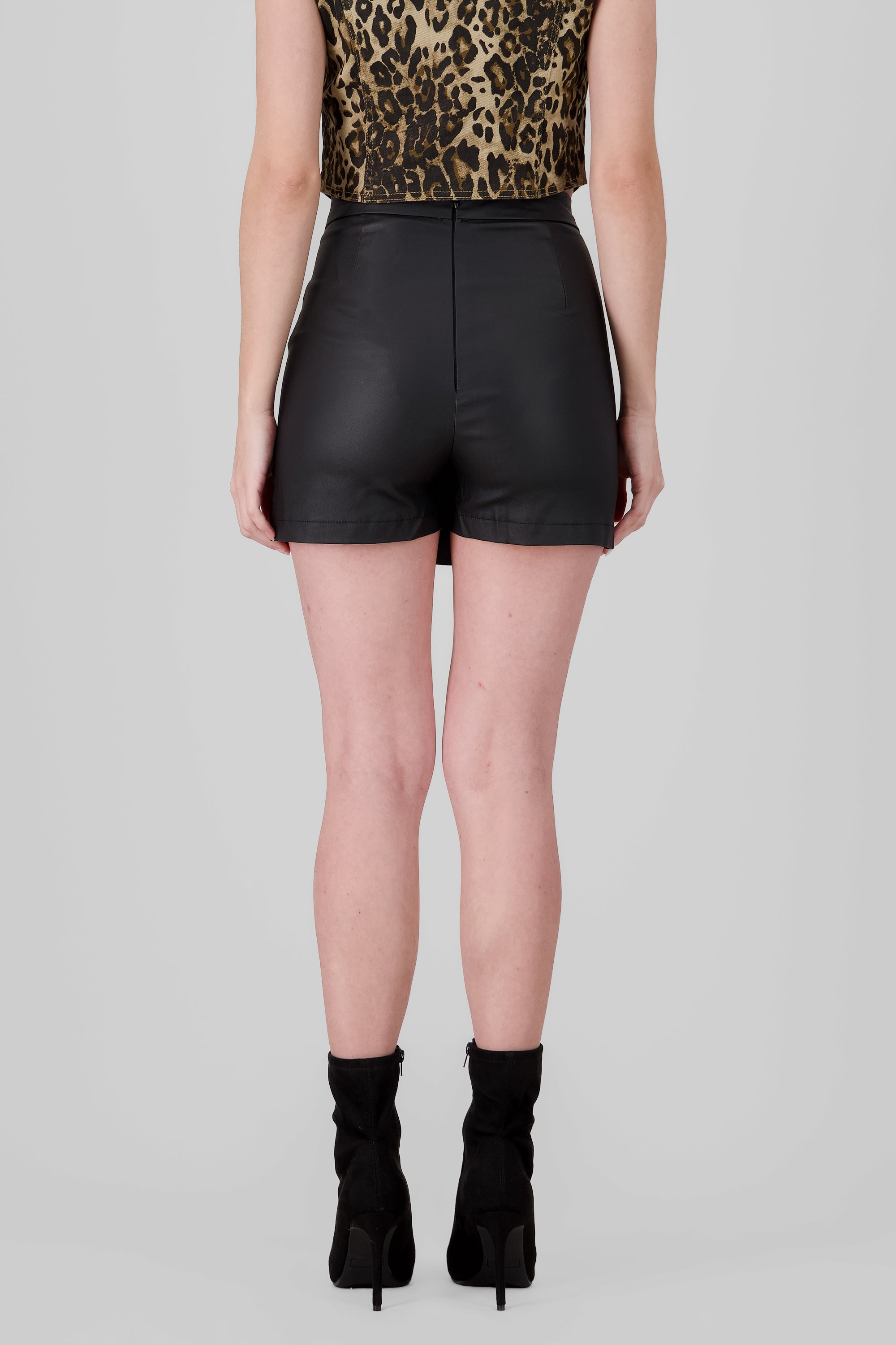 Falda short lisa pu NEGRO