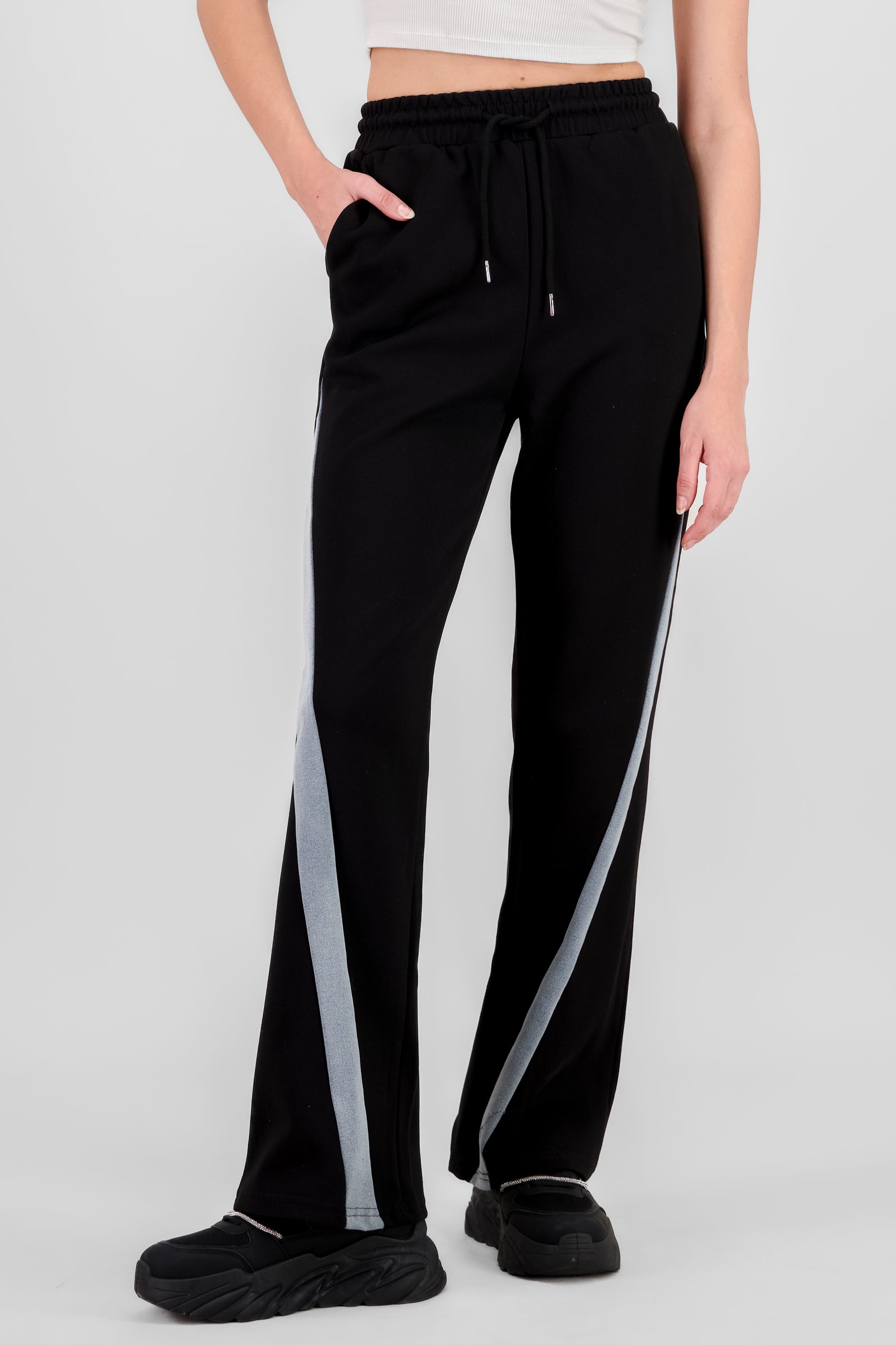 Pantalon recto liso NEGRO