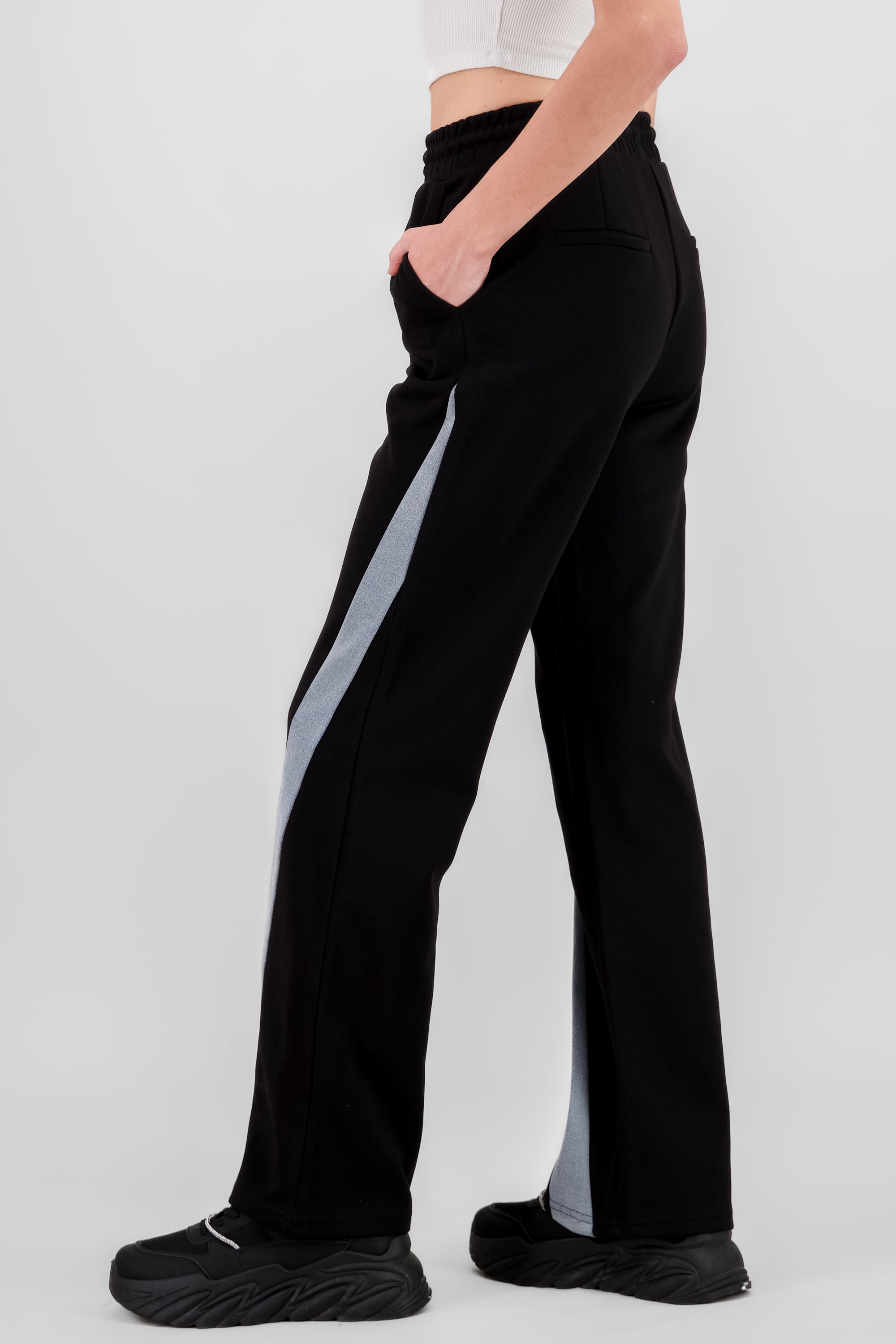 Pantalon recto liso NEGRO