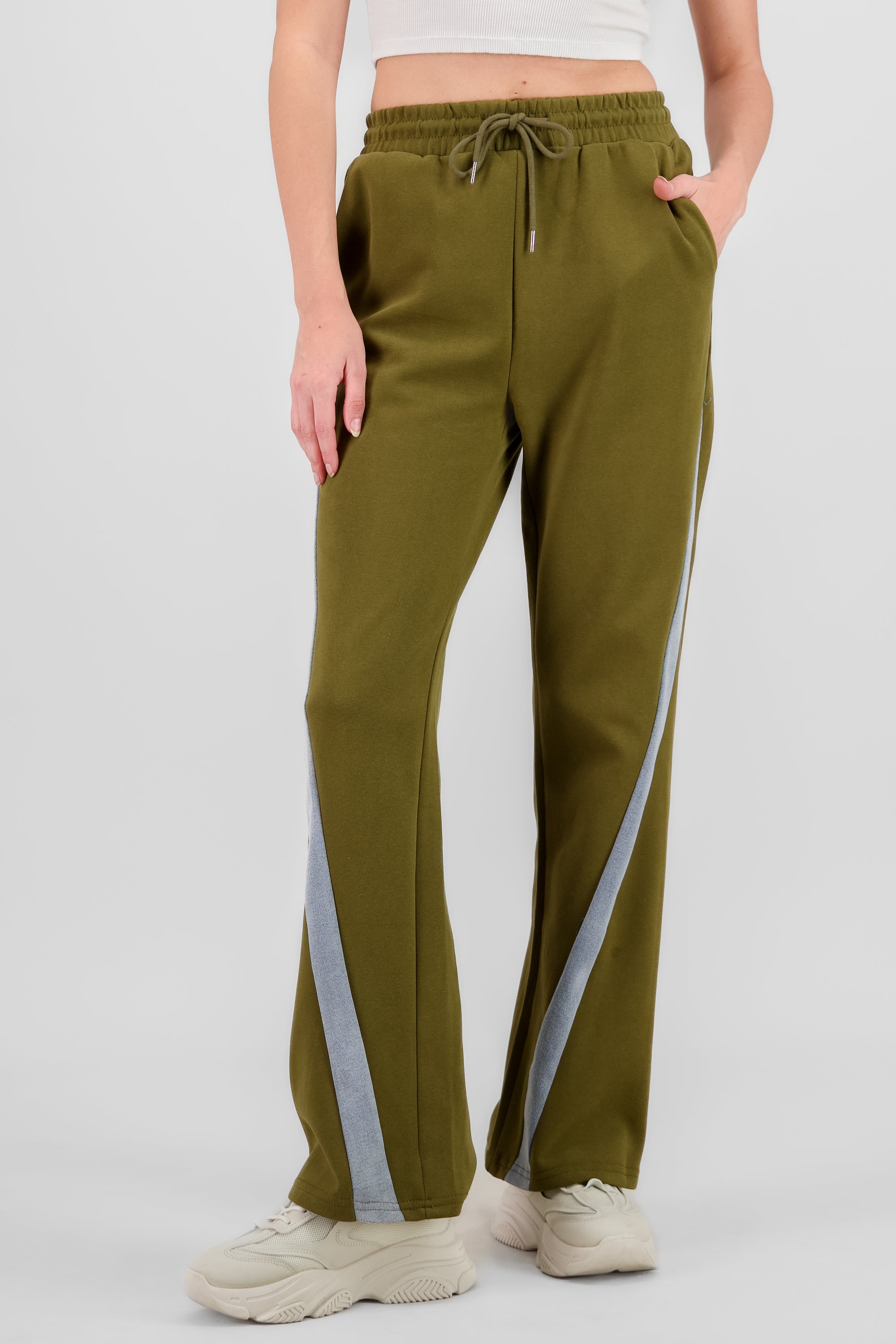 Pantalon recto liso VERDE