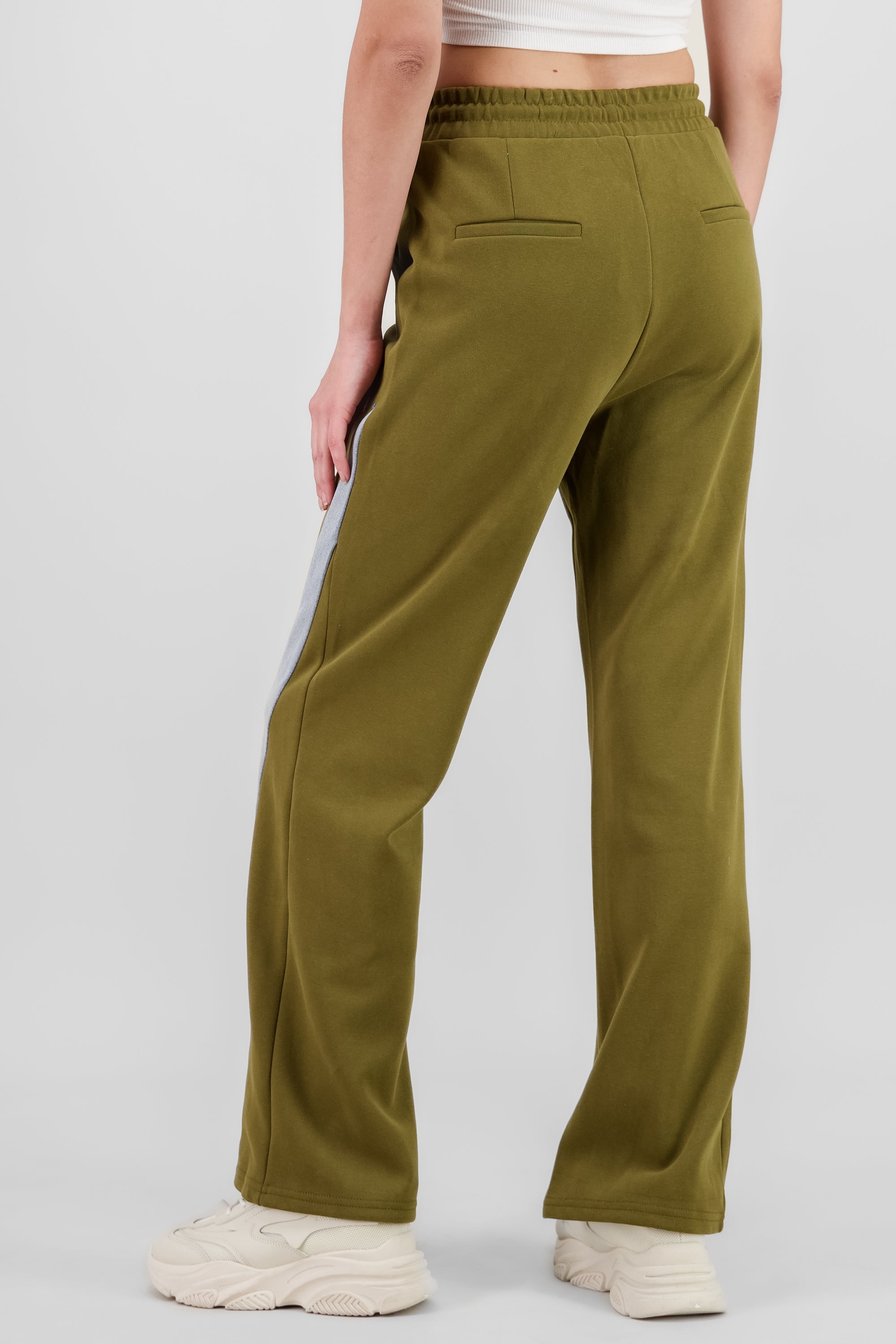 Pantalon recto liso VERDE