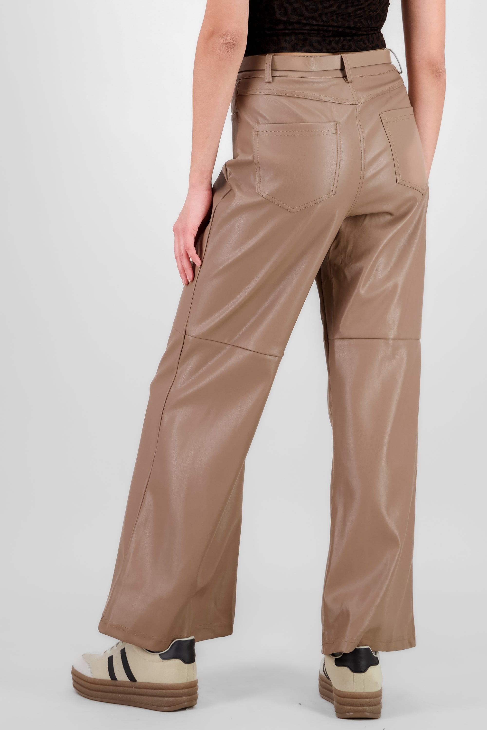 Pantalon recto detalle cinturon BEIGE