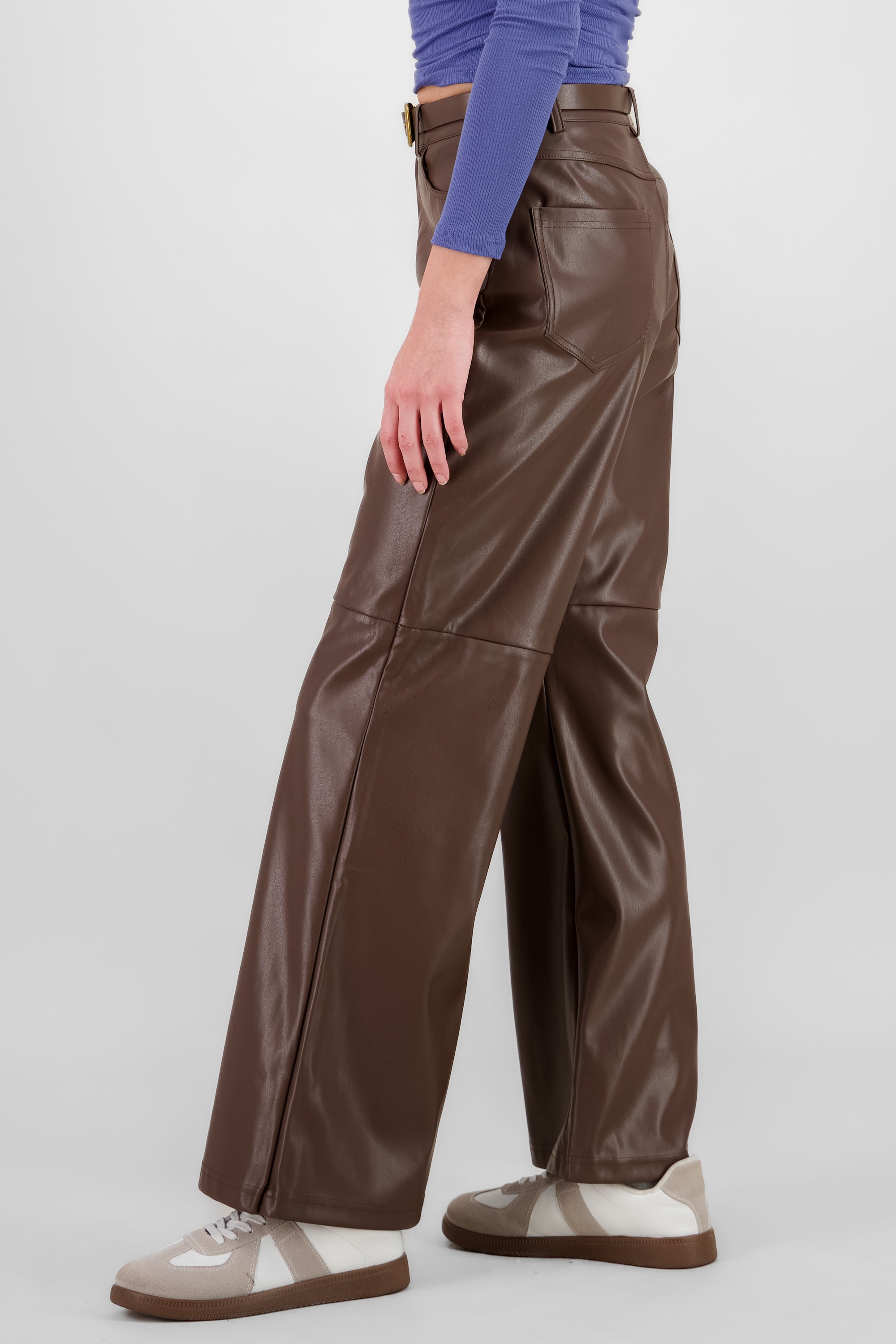 Pantalon recto detalle cinturon CAFE