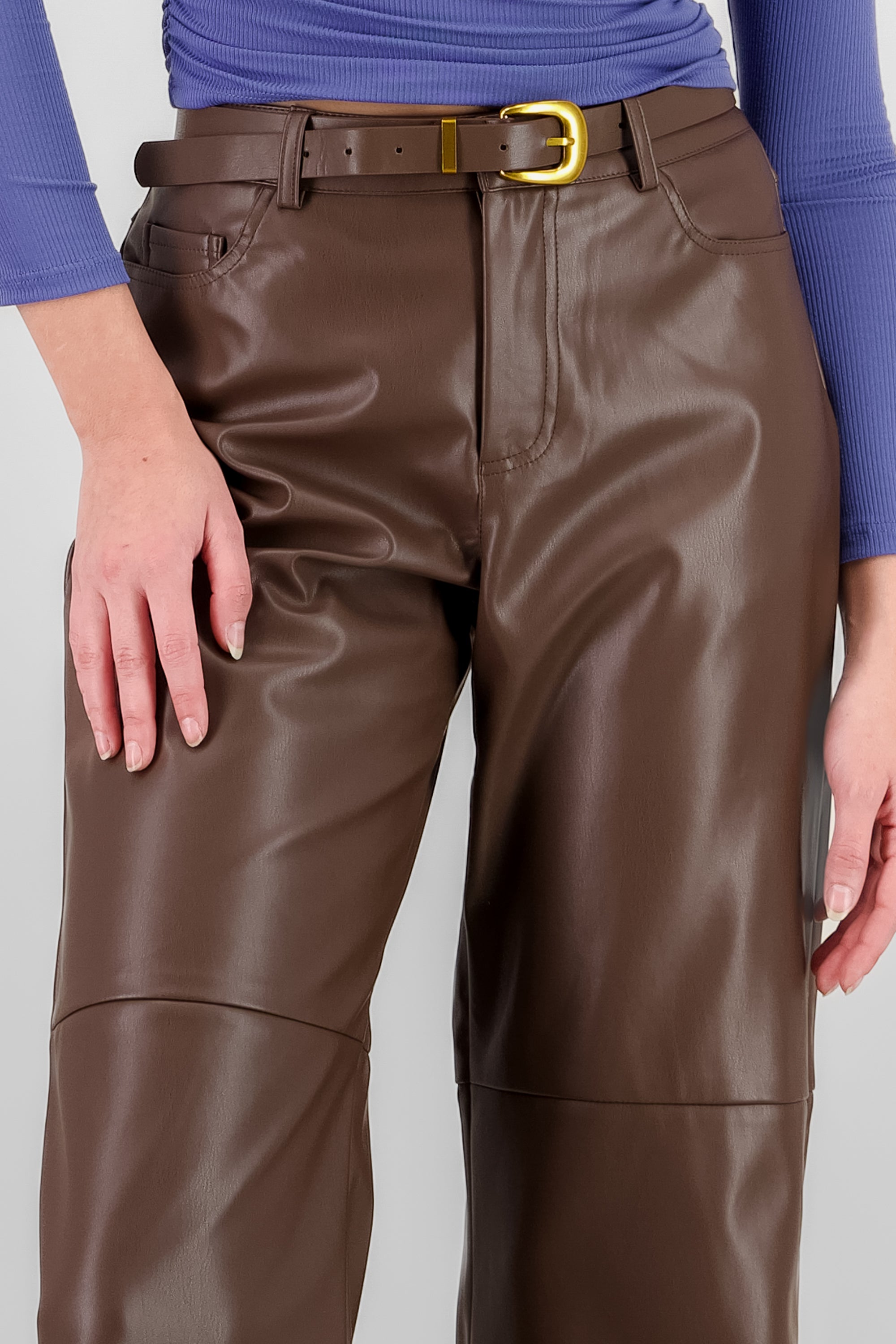 Pantalon recto detalle cinturon CAFE