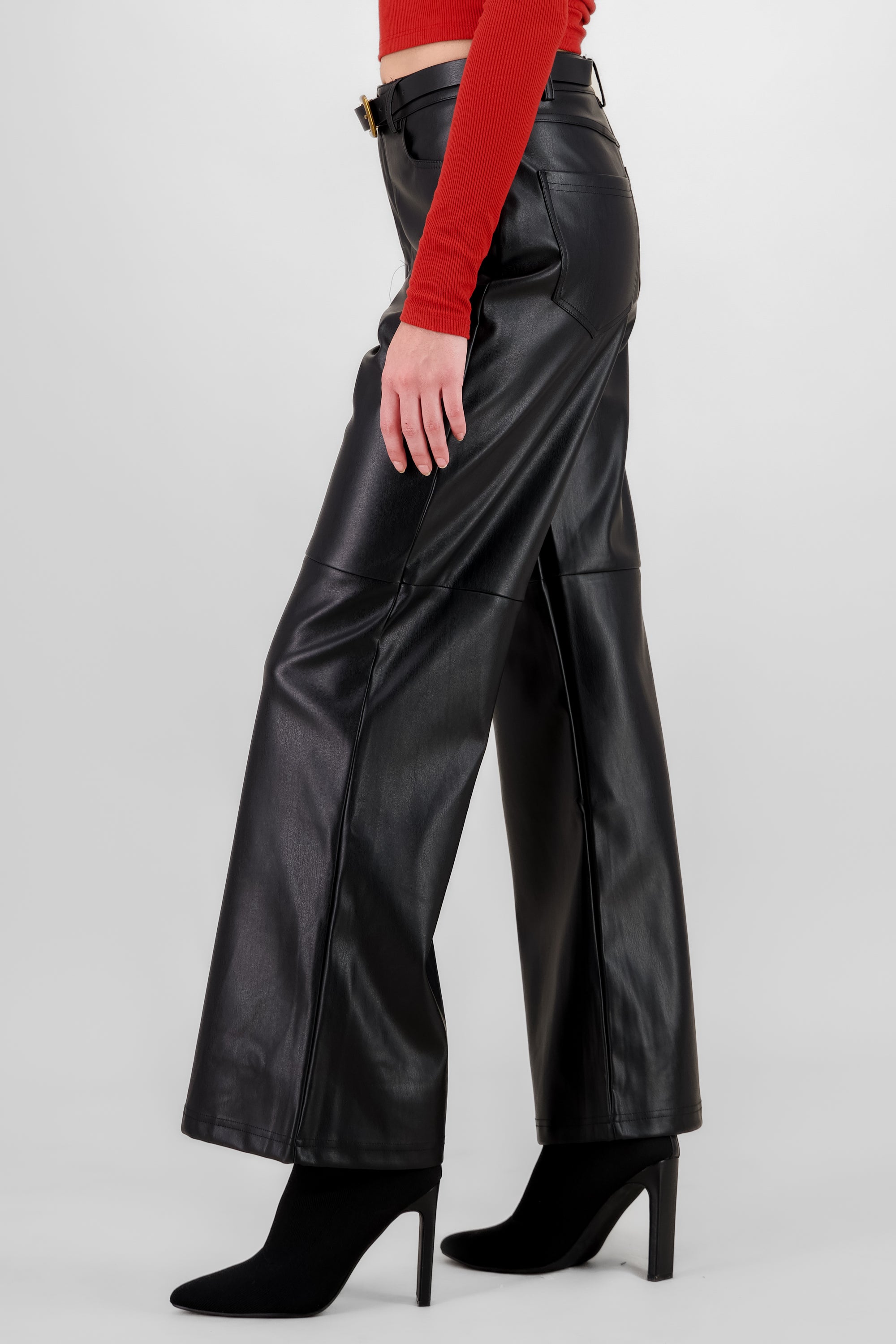 Pantalon recto detalle cinturon NEGRO