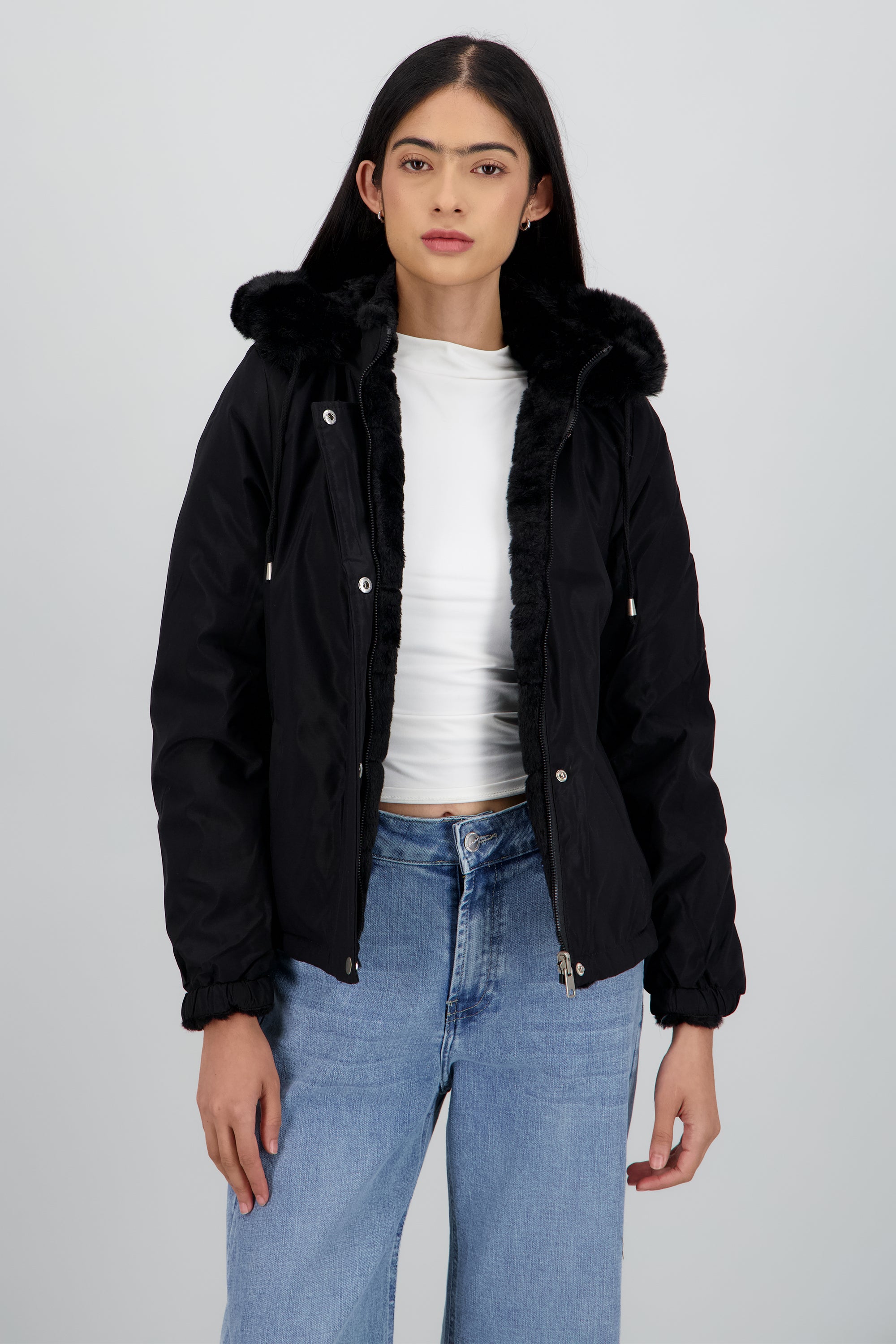 Chamarra Corta Peluche NEGRO