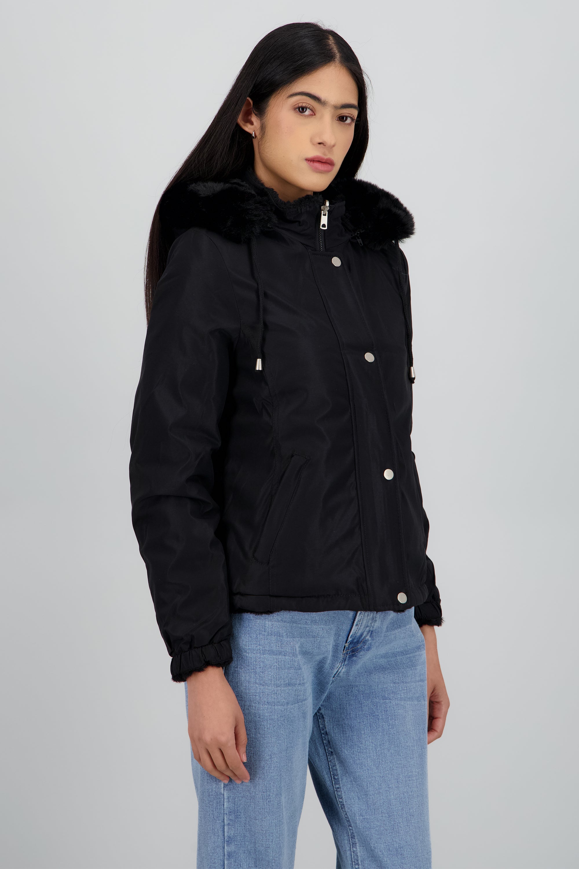 Chamarra Corta Peluche NEGRO