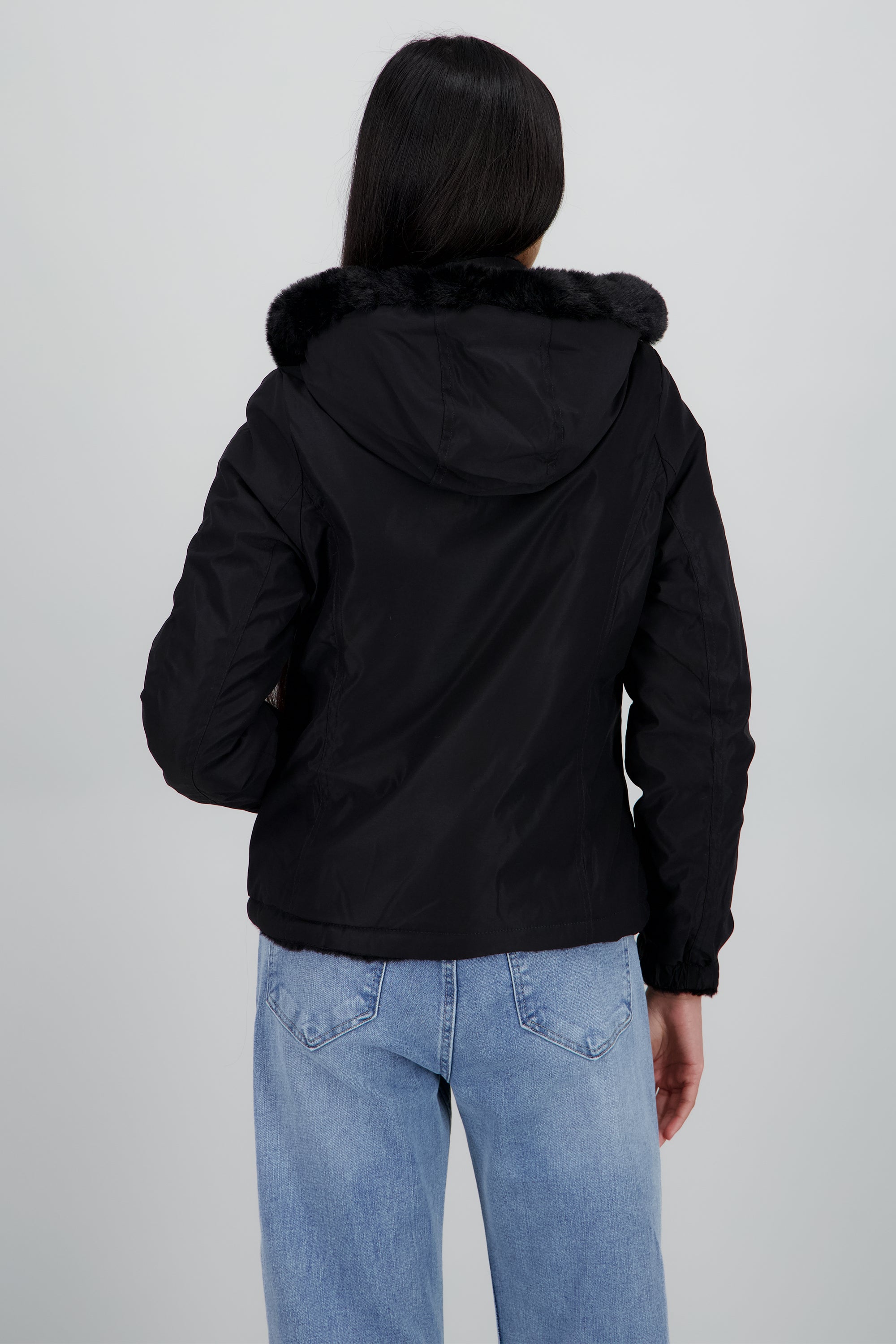 Chamarra Corta Peluche NEGRO