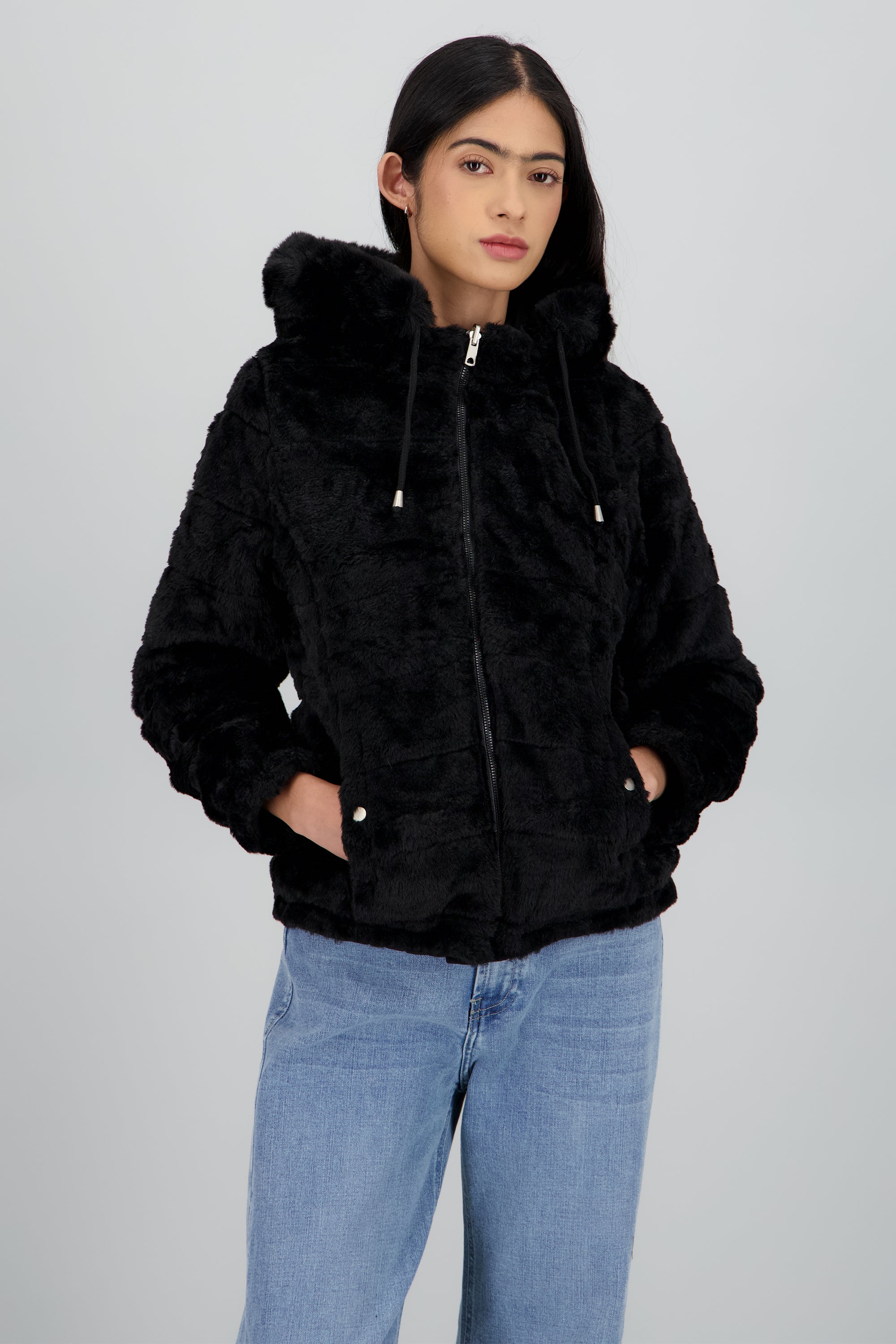 Chamarra Corta Peluche NEGRO