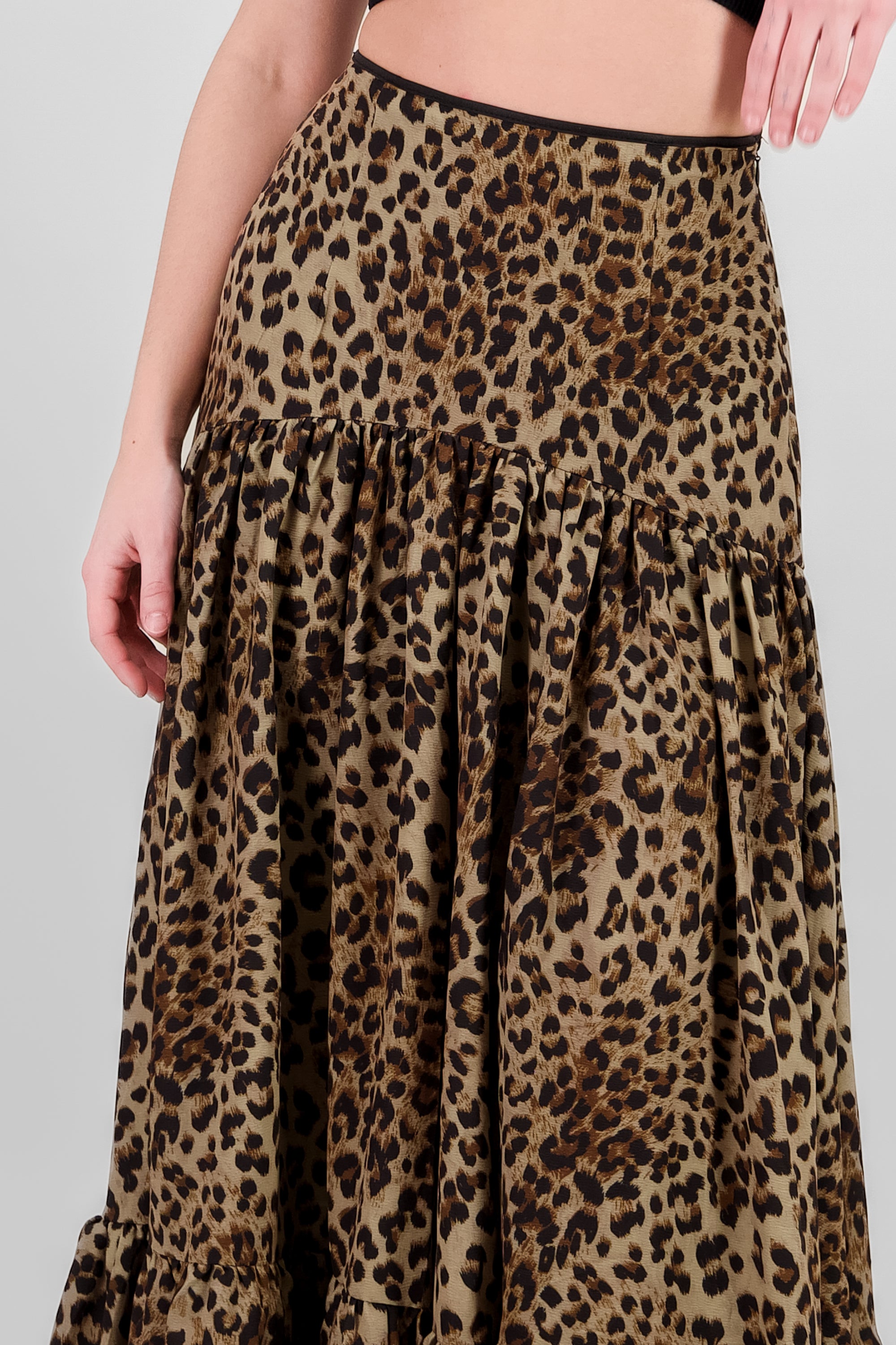 Falda maxi tableada animal print CAFE COMBO