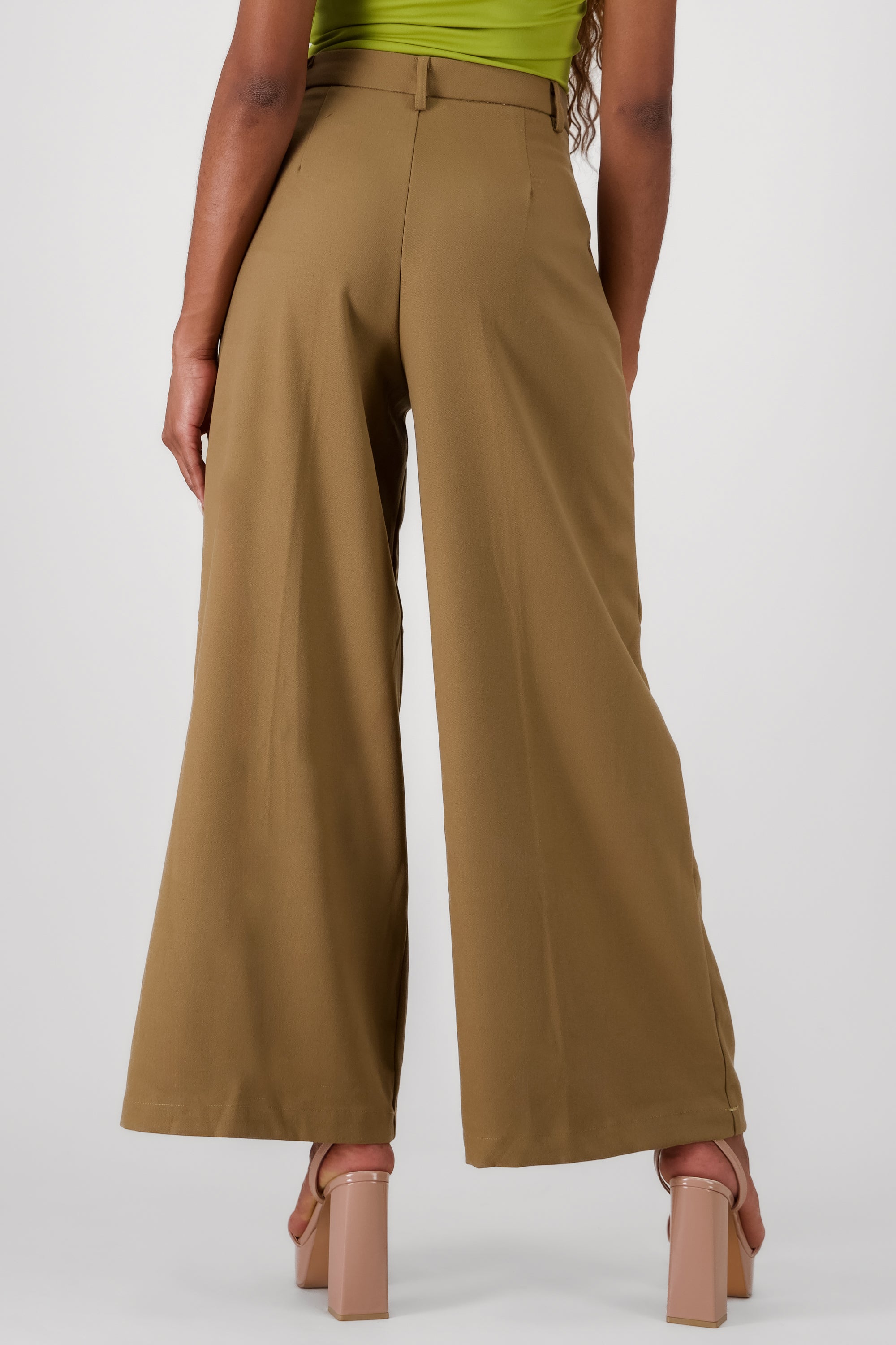 Pantalon amplio detalle cinturon pretina BEIGE