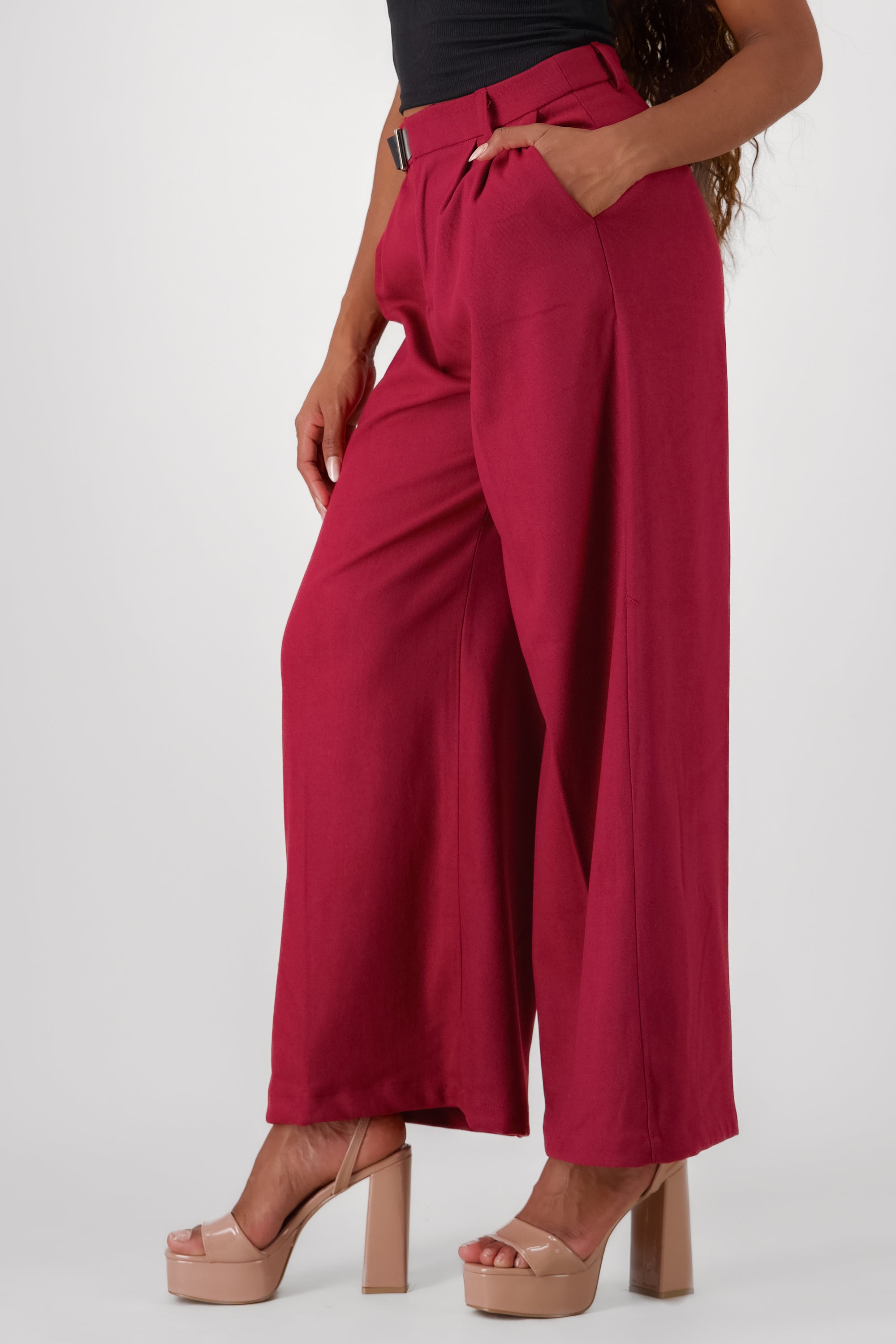 Pantalon amplio detalle cinturon pretina VINO