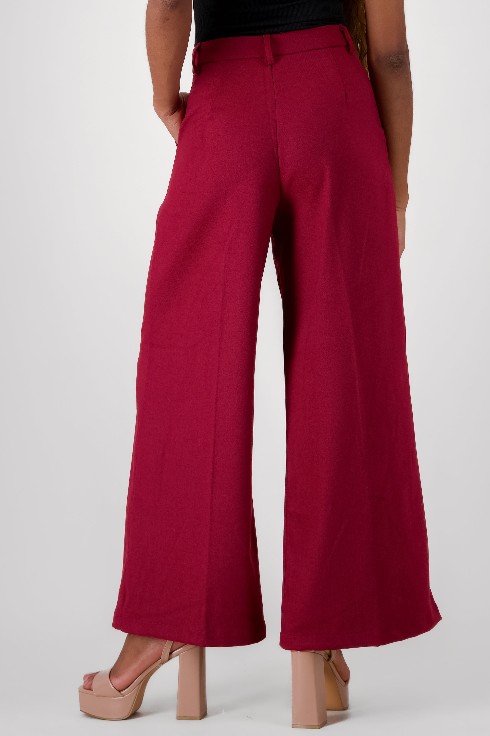 Pantalon amplio detalle cinturon pretina VINO