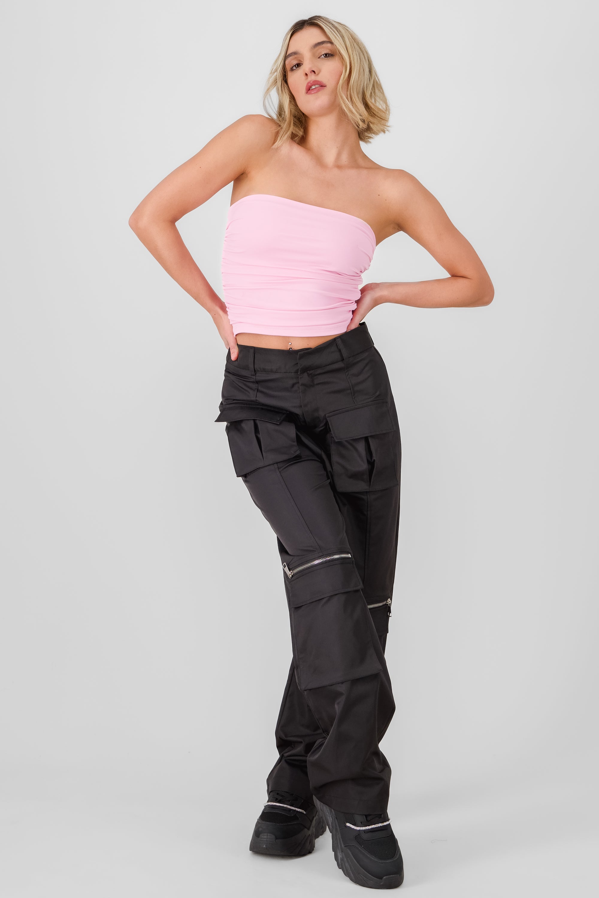 Pantalon recto detalle bolsas NEGRO