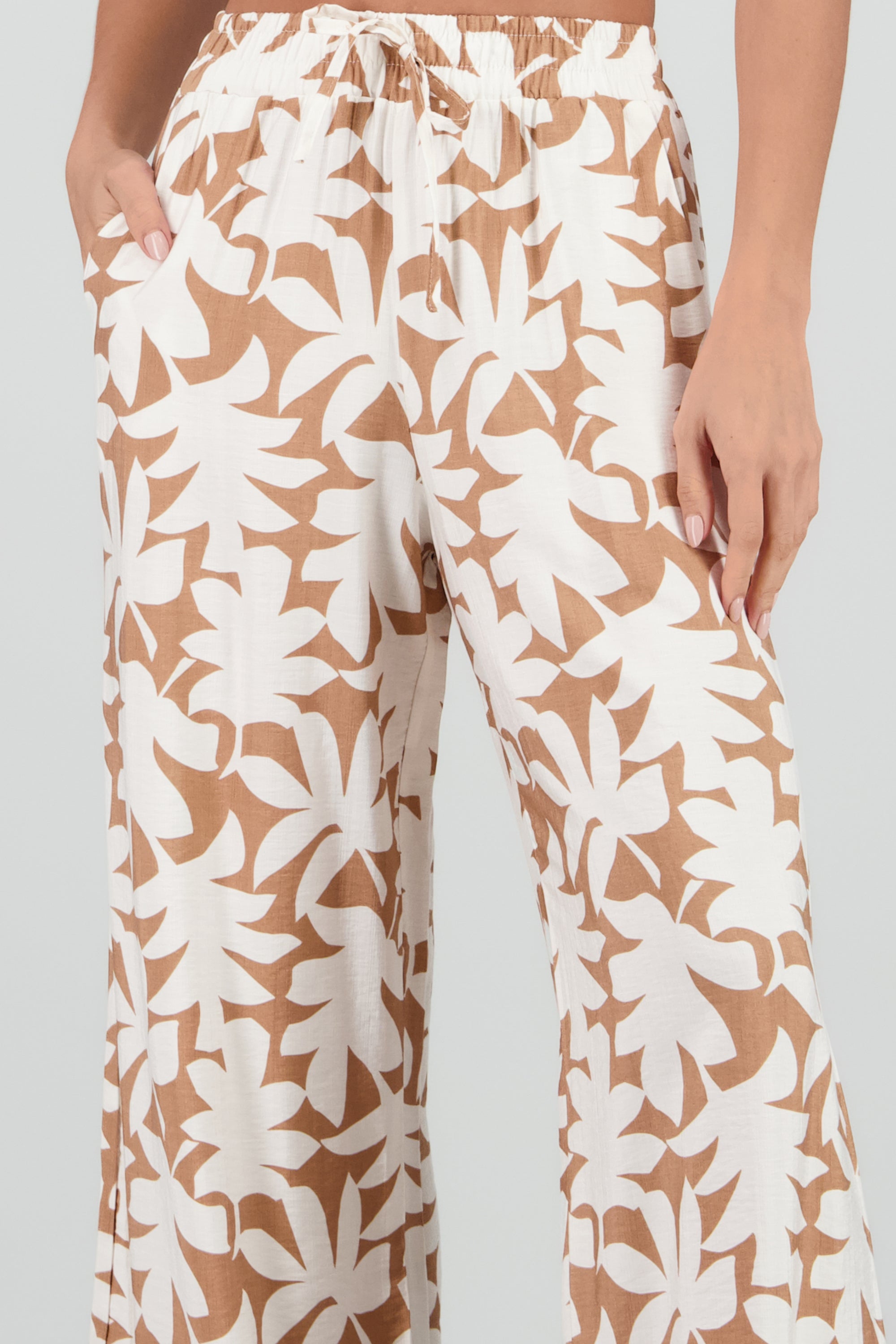 Pantalon amplio estampado tropical