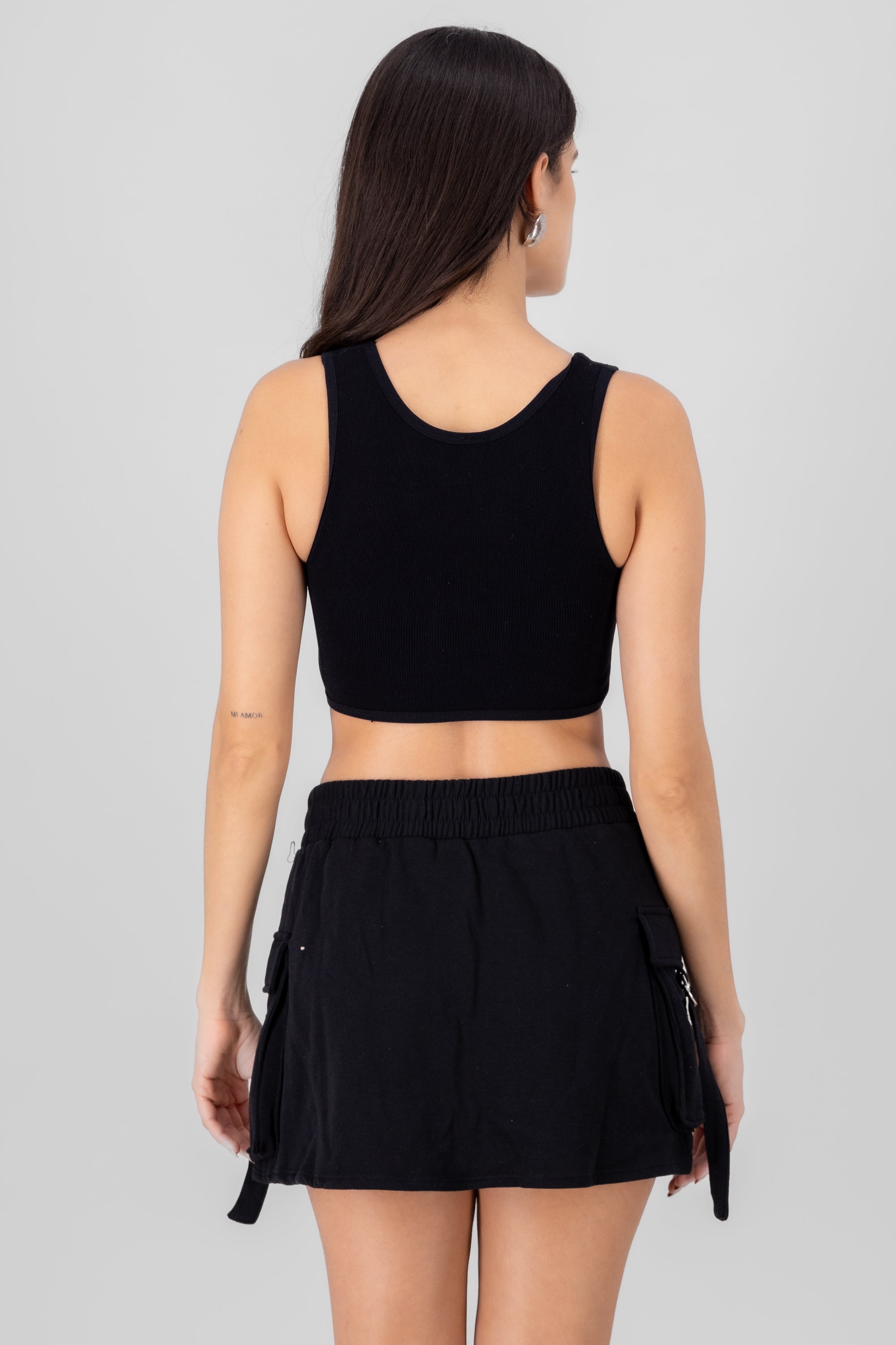 Top seamless con detalle hebilla NEGRO