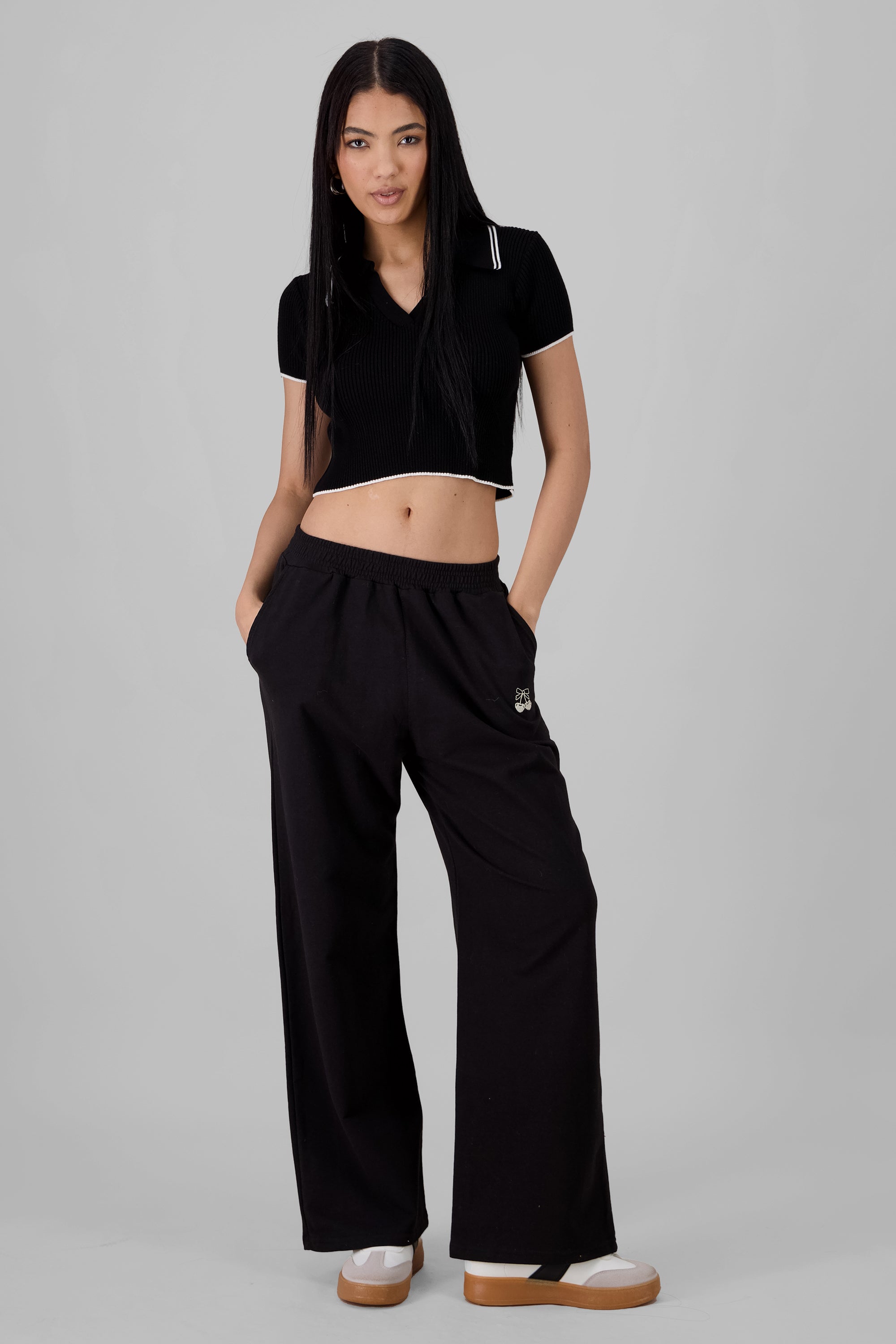 Joggers flare cerezas NEGRO