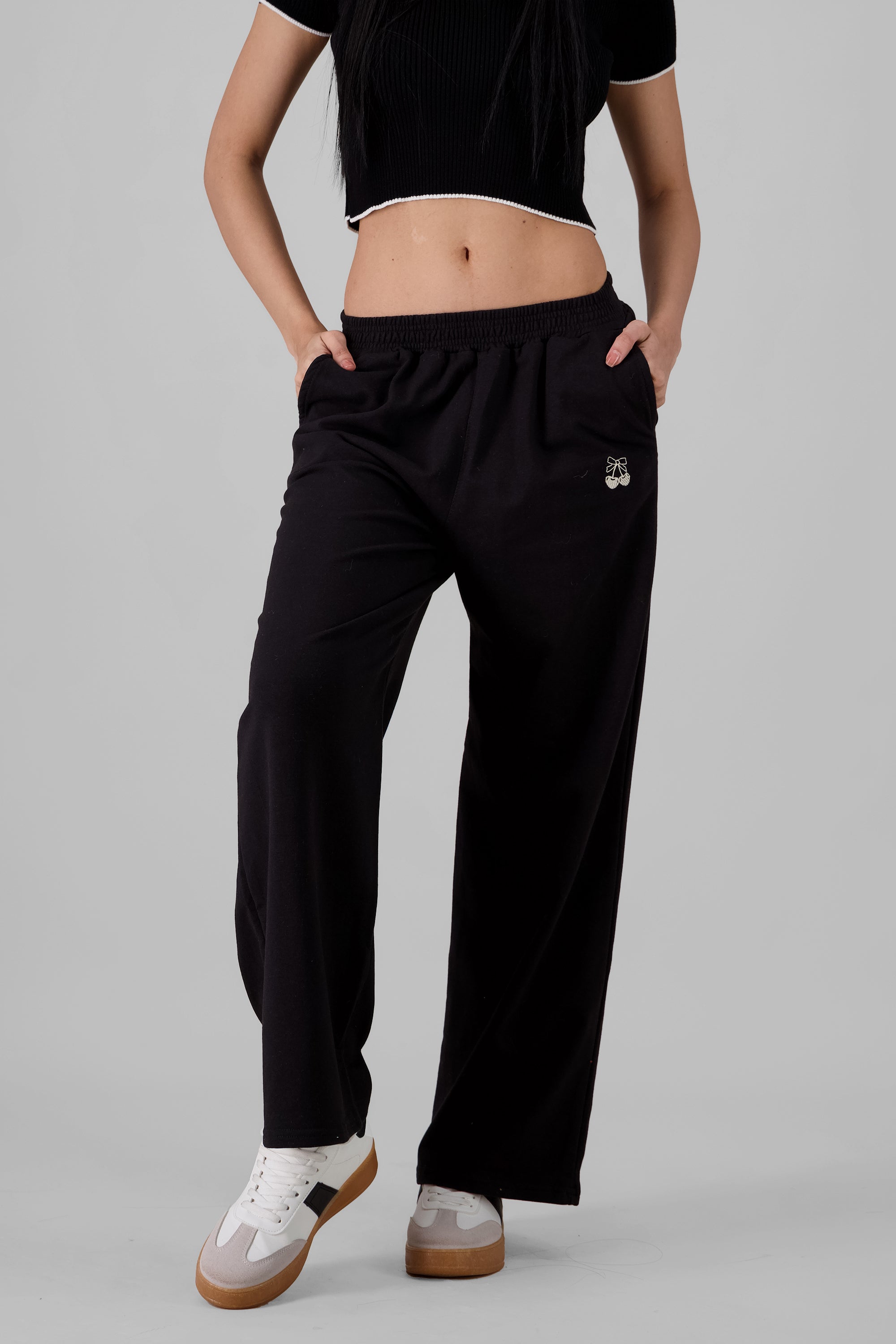 Joggers flare cerezas NEGRO