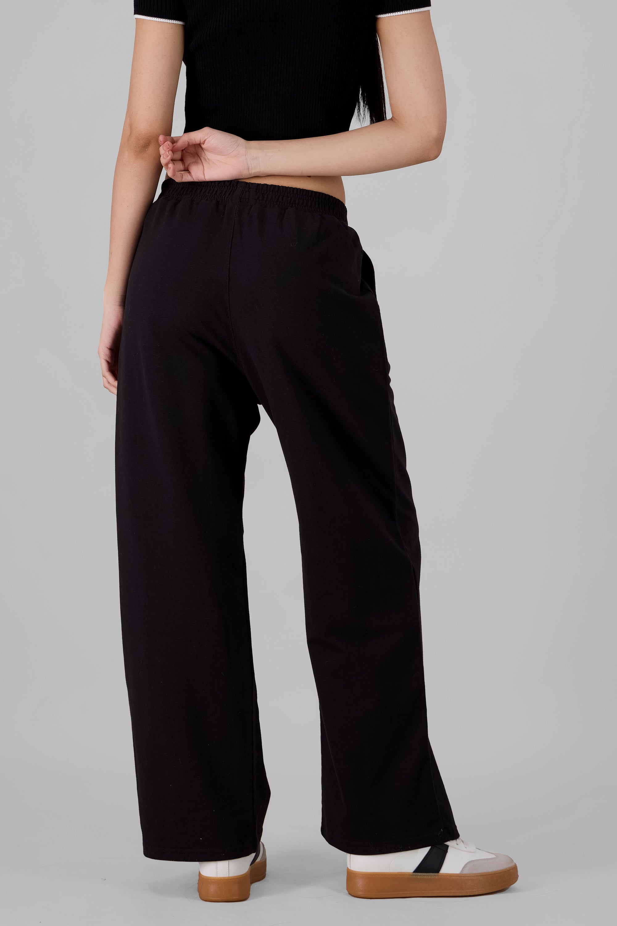 Joggers flare cerezas NEGRO