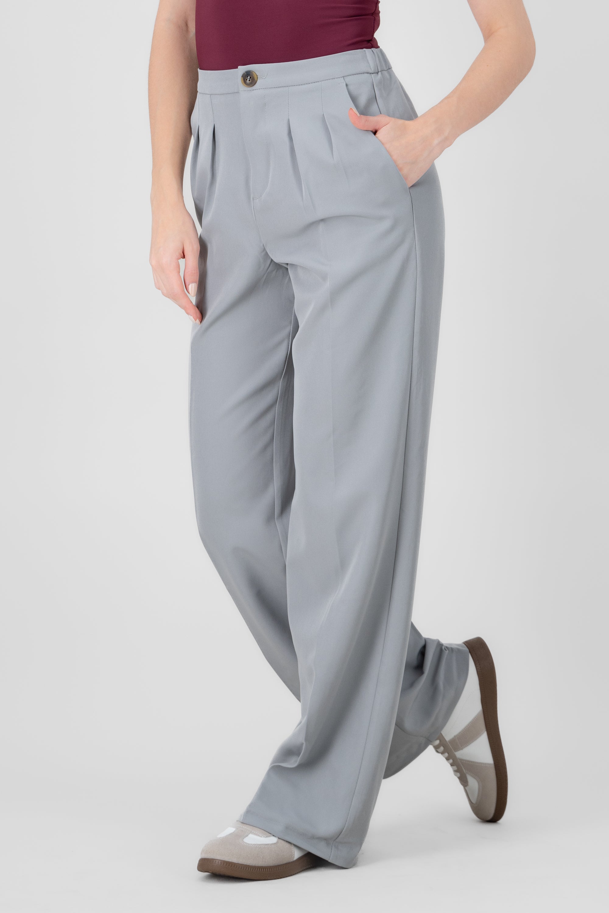 Pantalones lisos pinzas GRIS