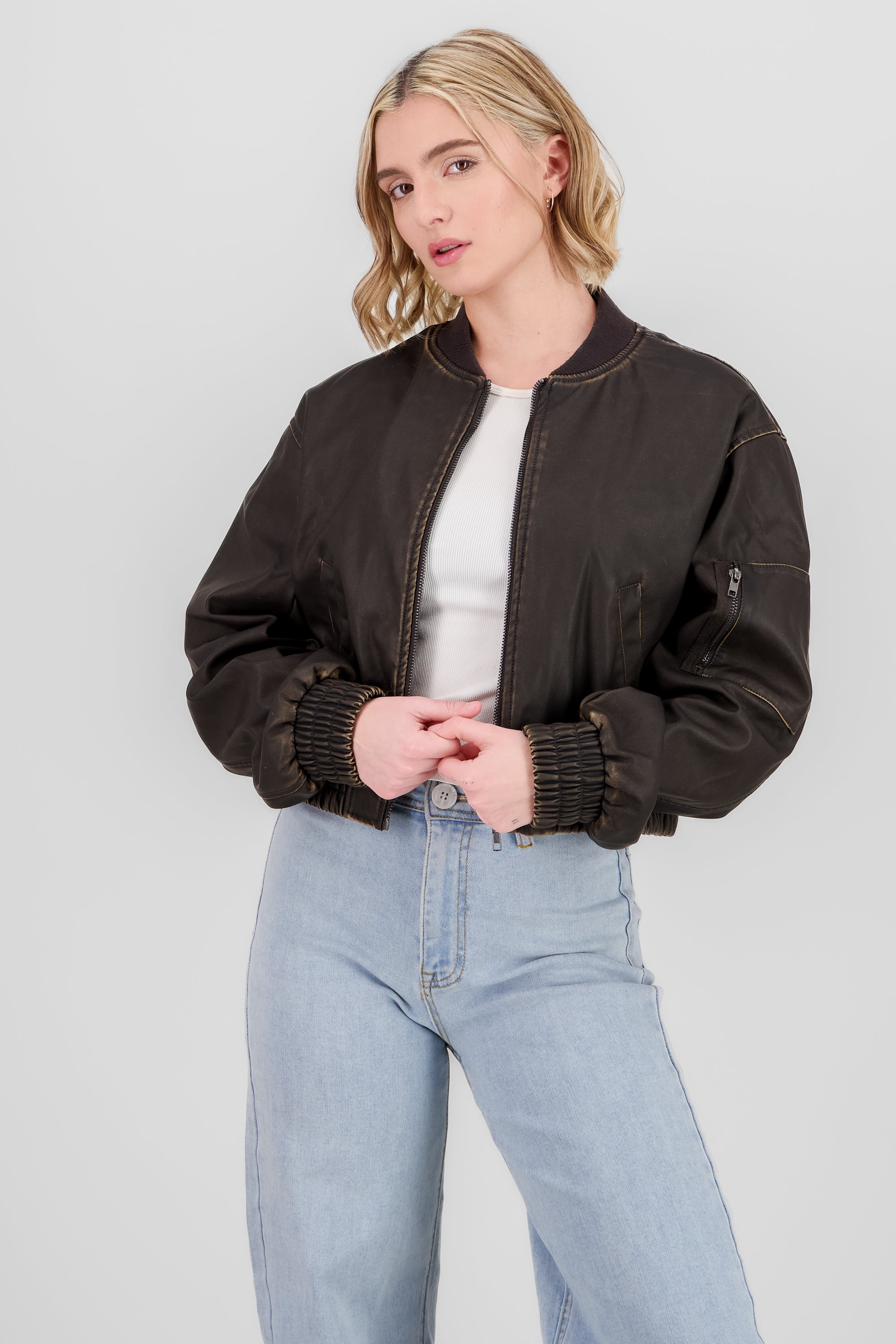 Chamarra bomber efecto piel desgastado NEGRO