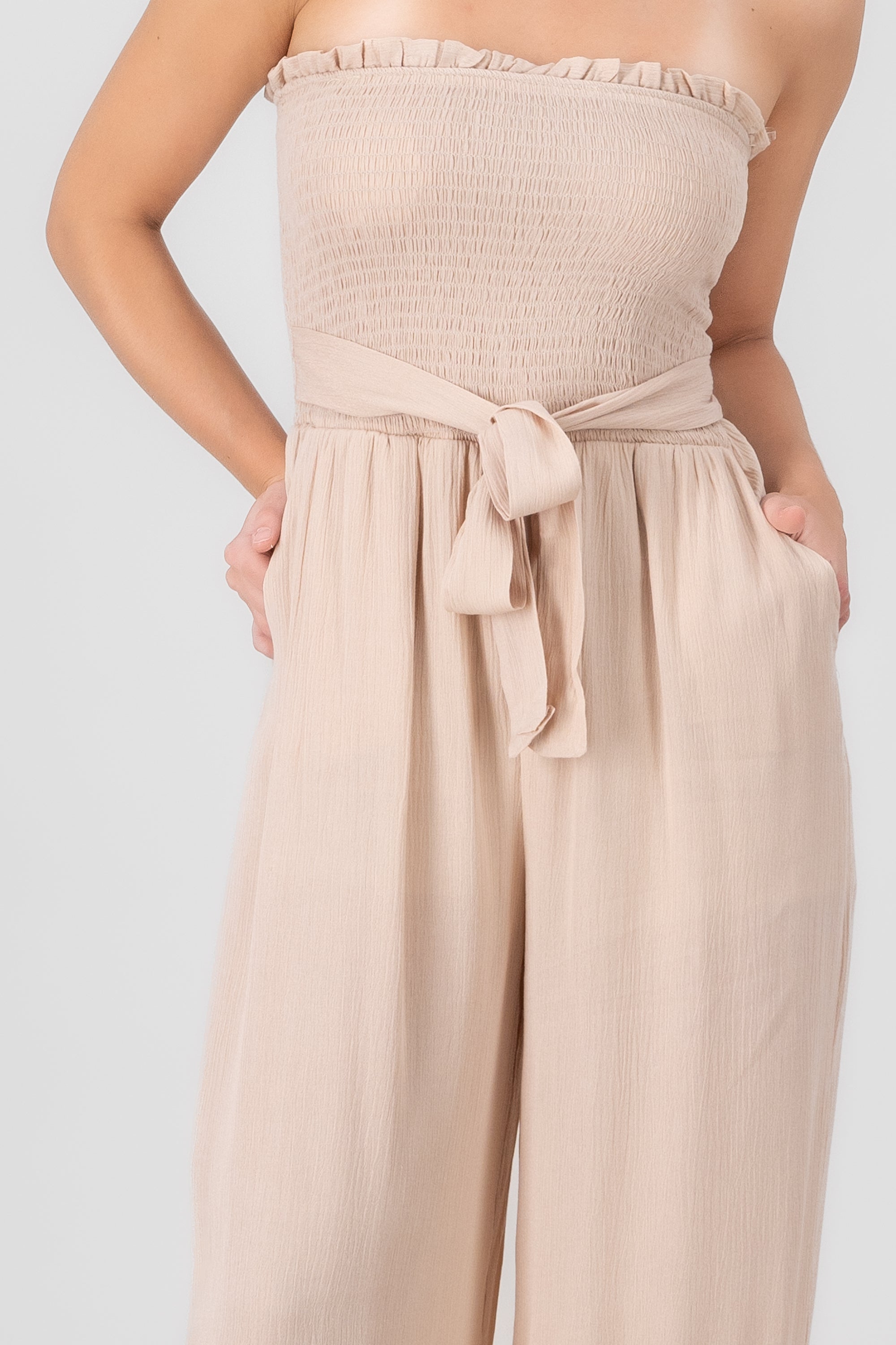 Jumpsuit bandeau amplio con amarre TAN