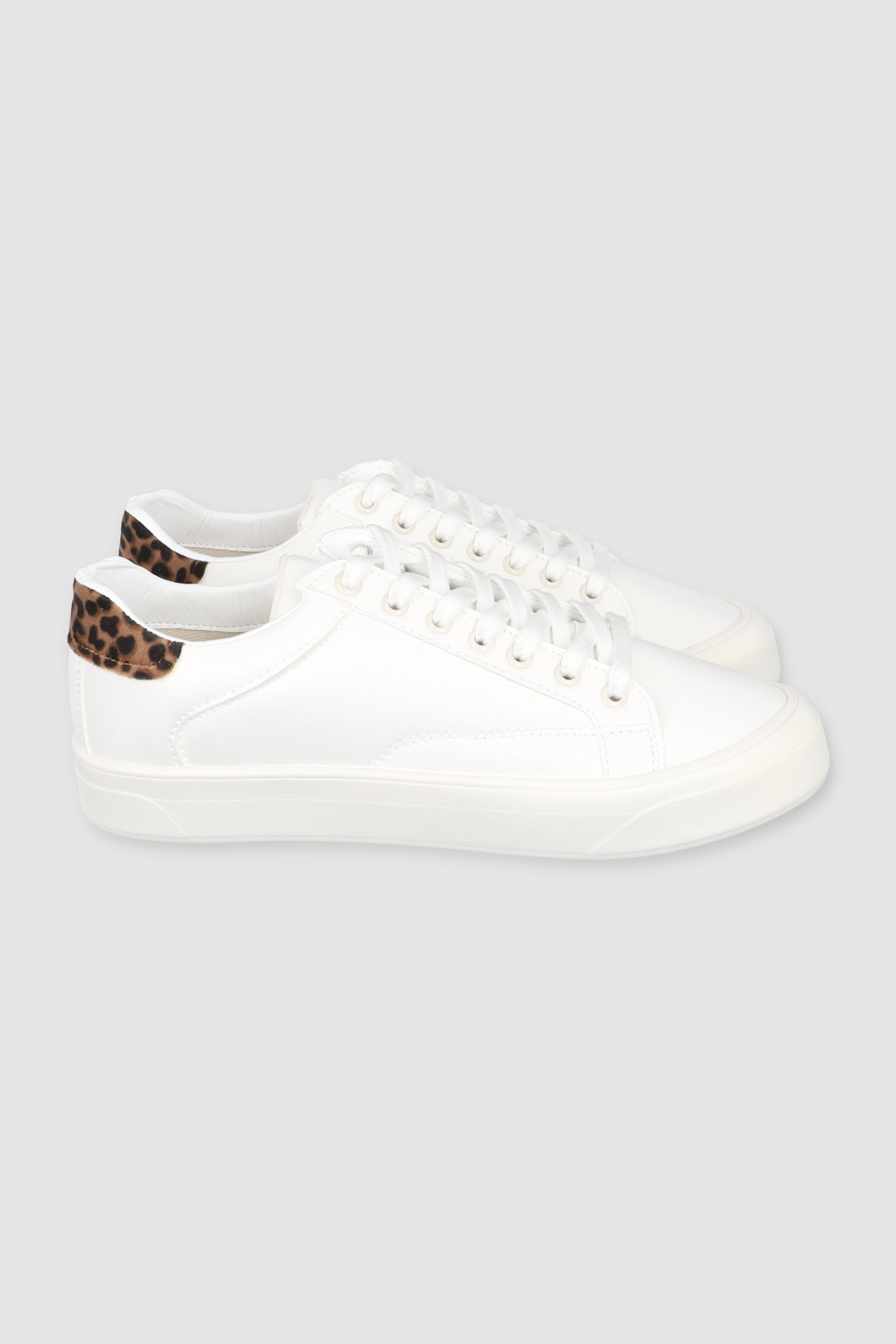 Tenis bamba detalle leopardo talon BLANCO