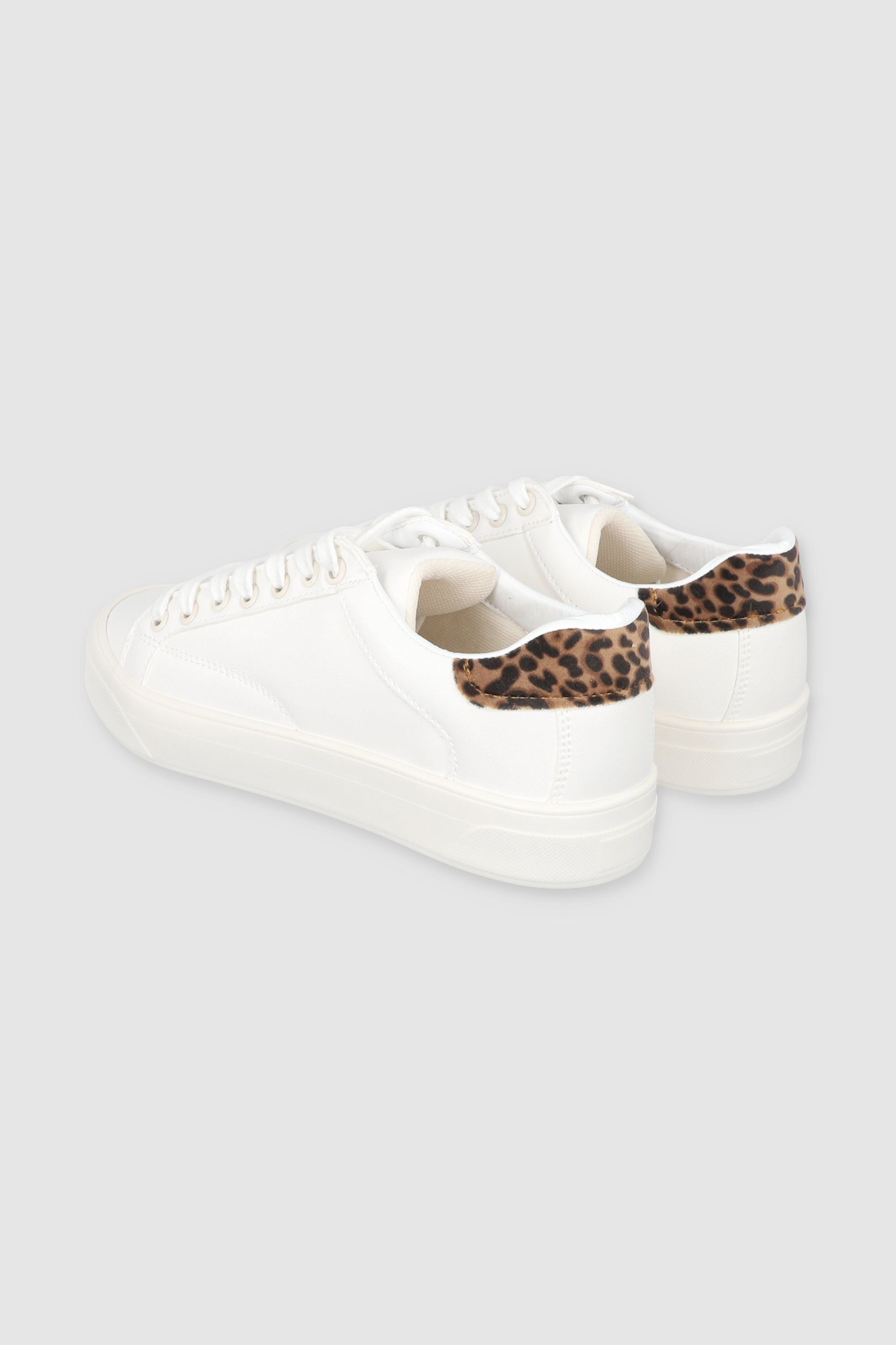 Tenis bamba detalle leopardo talon BLANCO