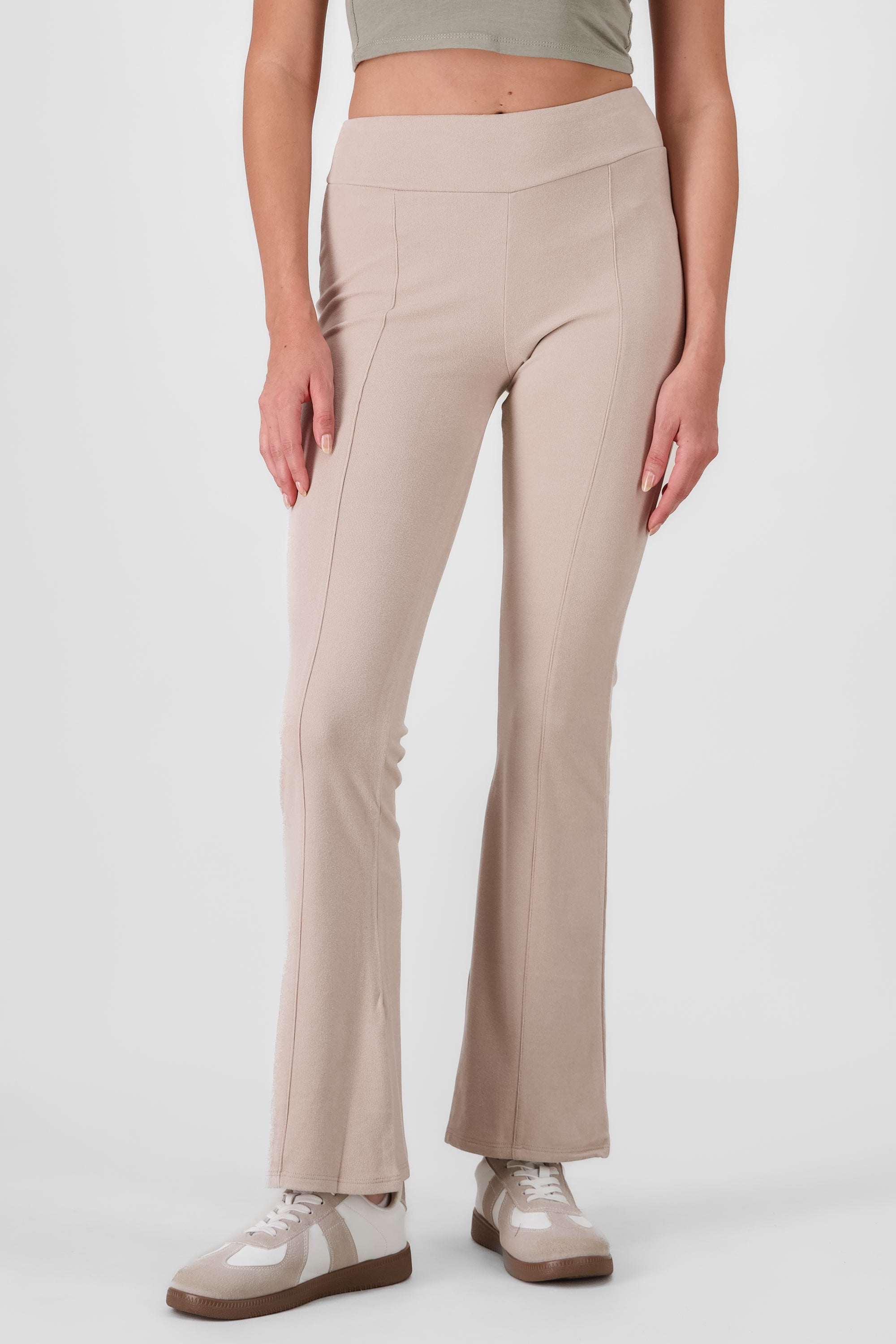 Pantalon flare textura liso CREMA