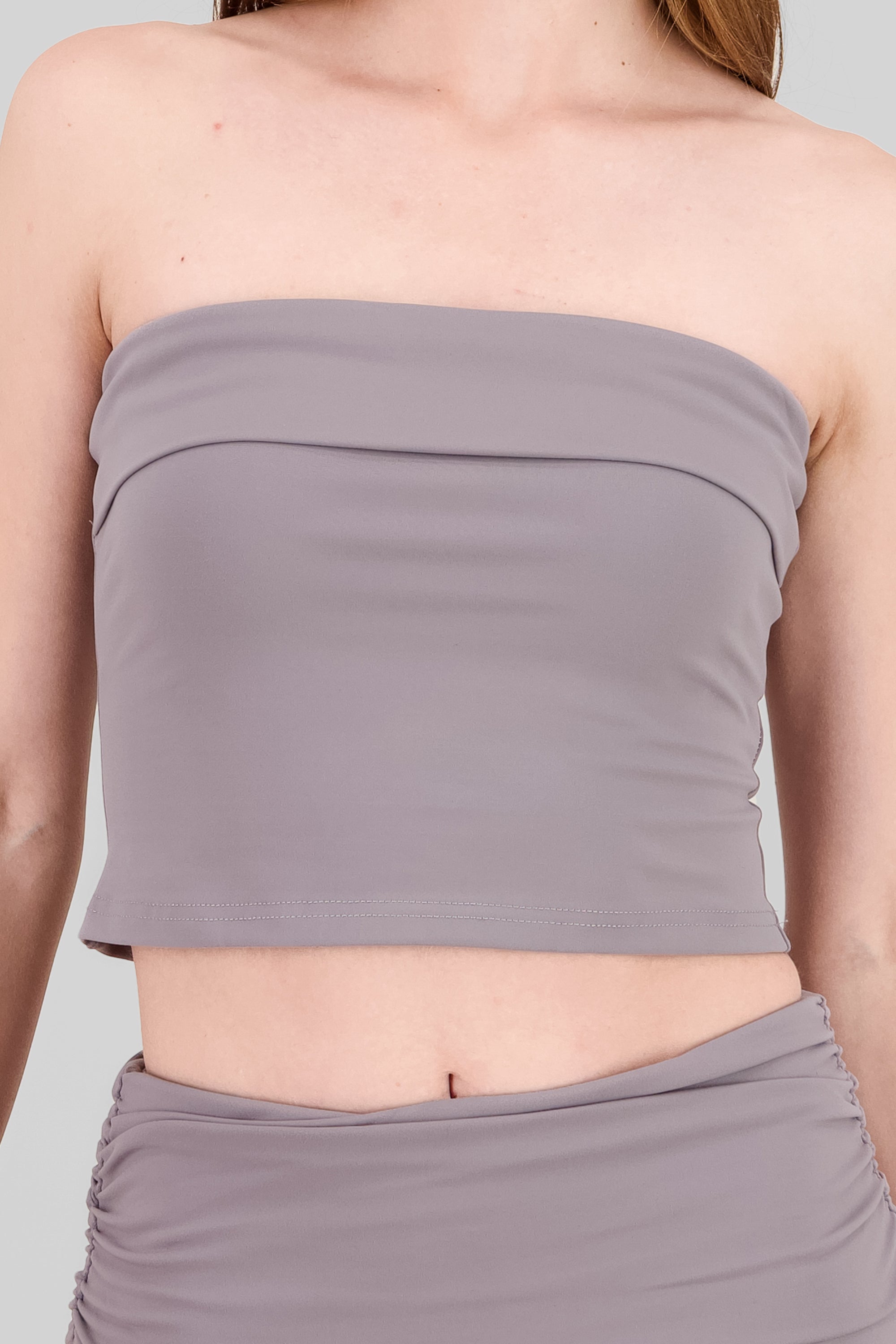 Top strapless liso GRIS