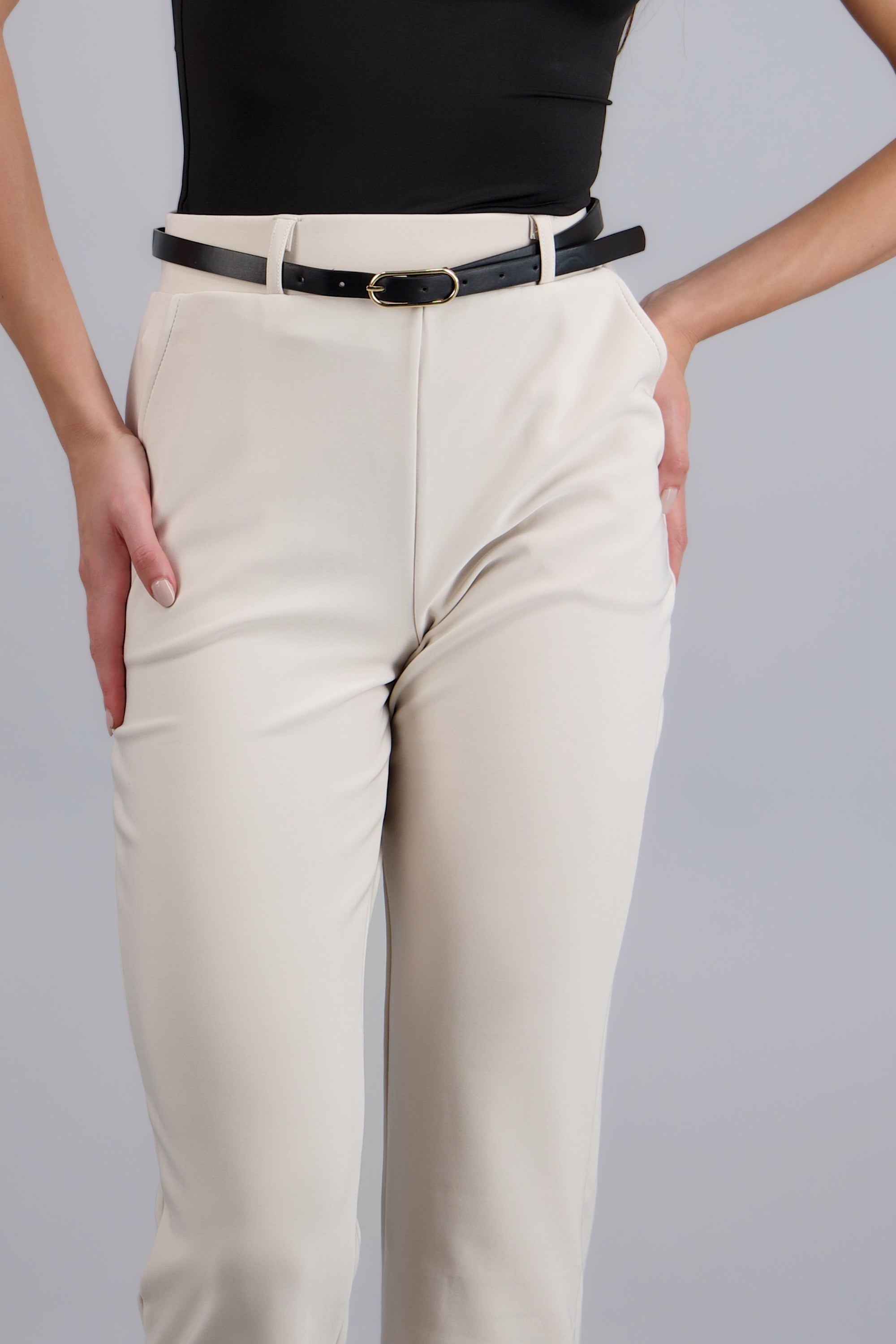 Pantalón Recto Liso Cinturón HUESO