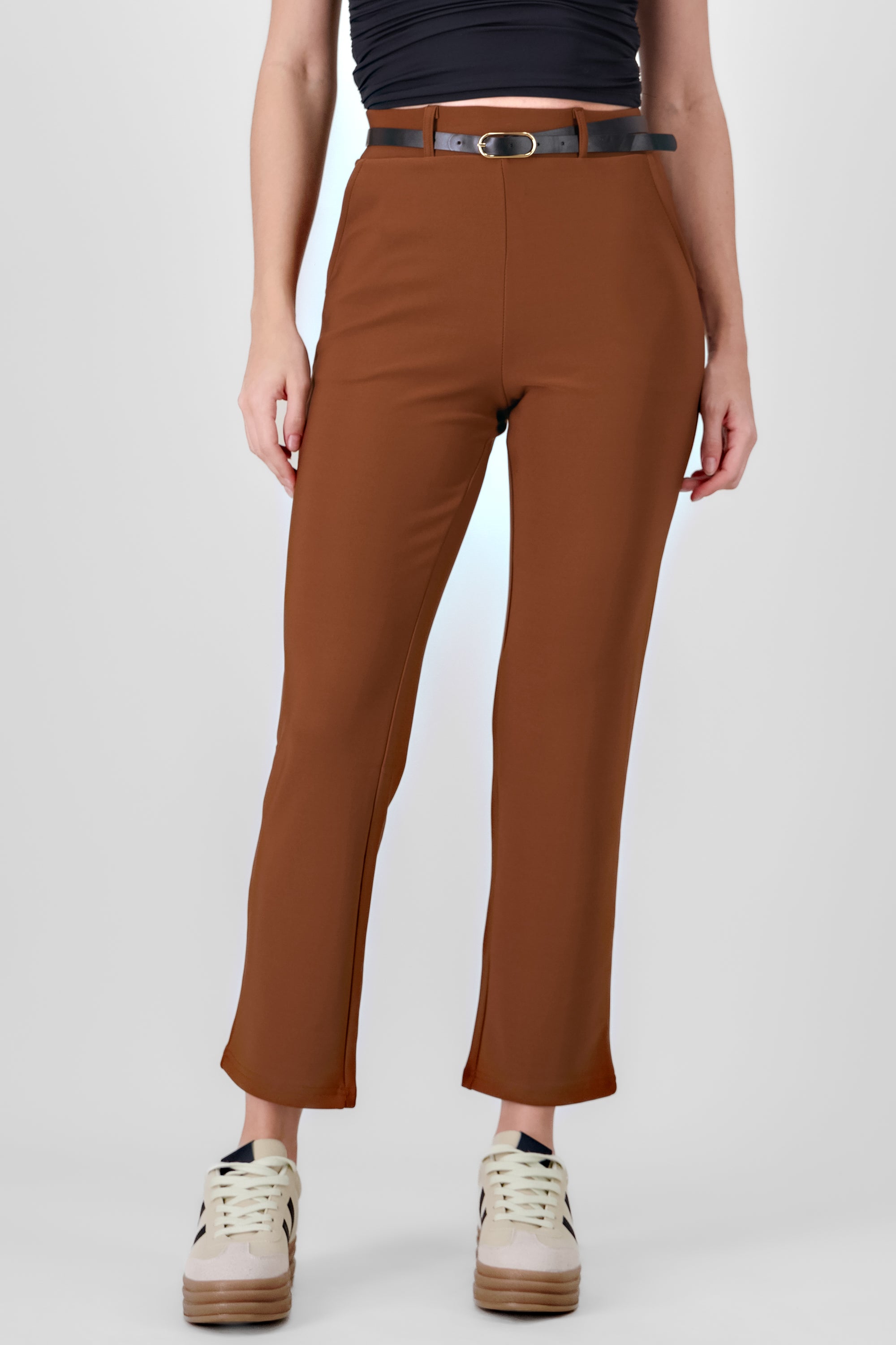 PANTALON RECTO LISO CINTURON CAFE