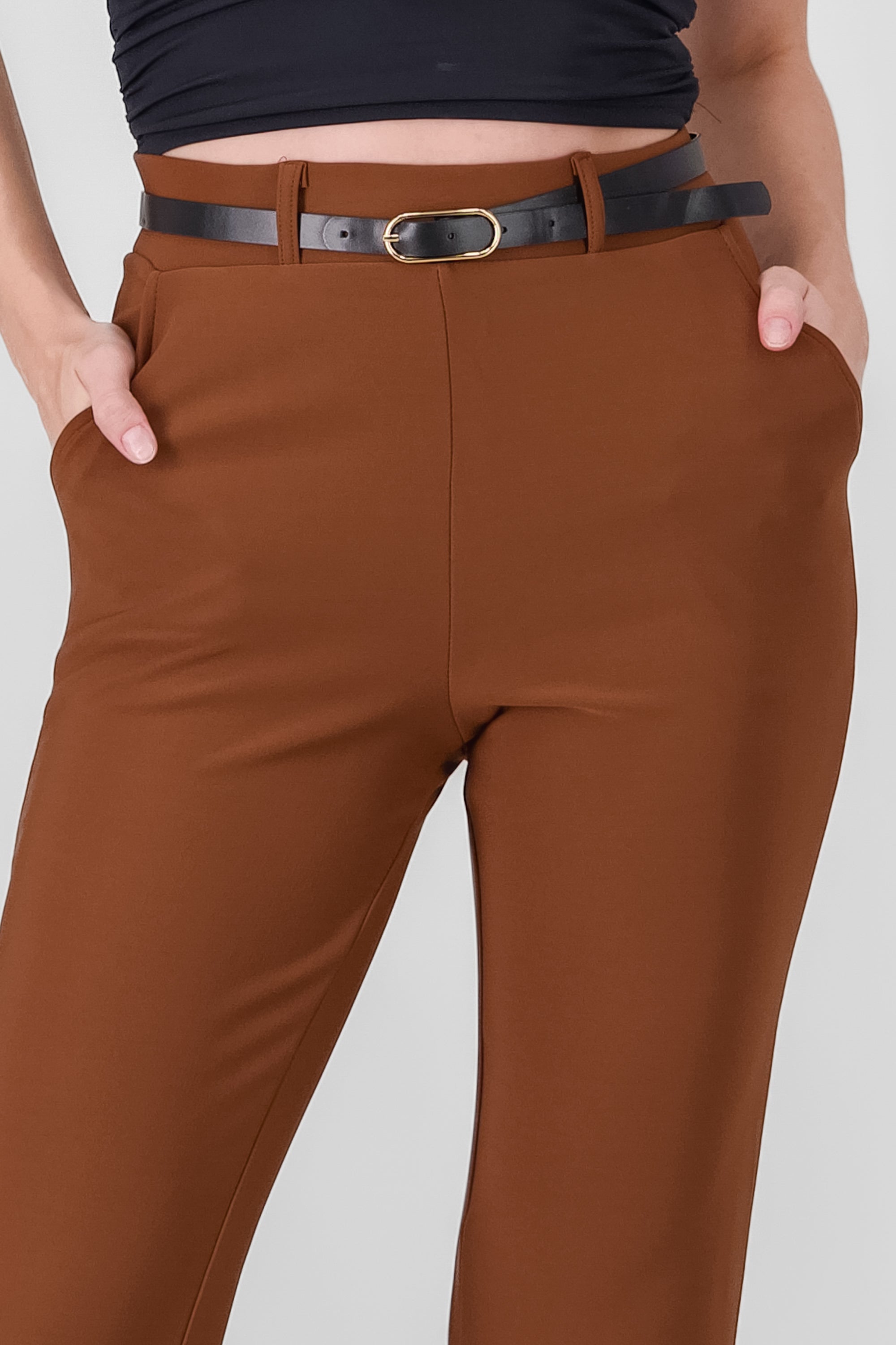 PANTALON RECTO LISO CINTURON CAFE