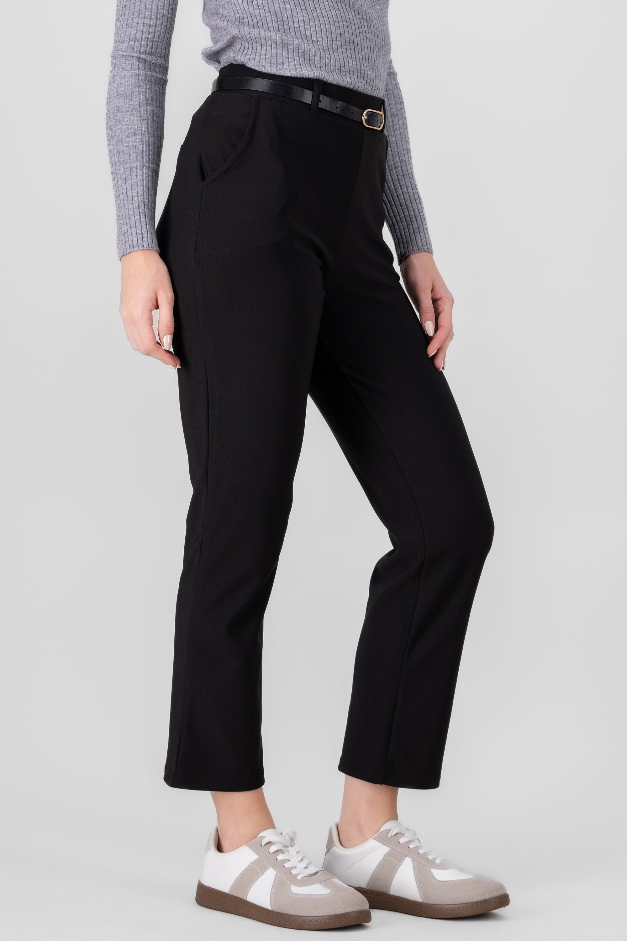 PANTALON RECTO LISO CINTURON NEGRO