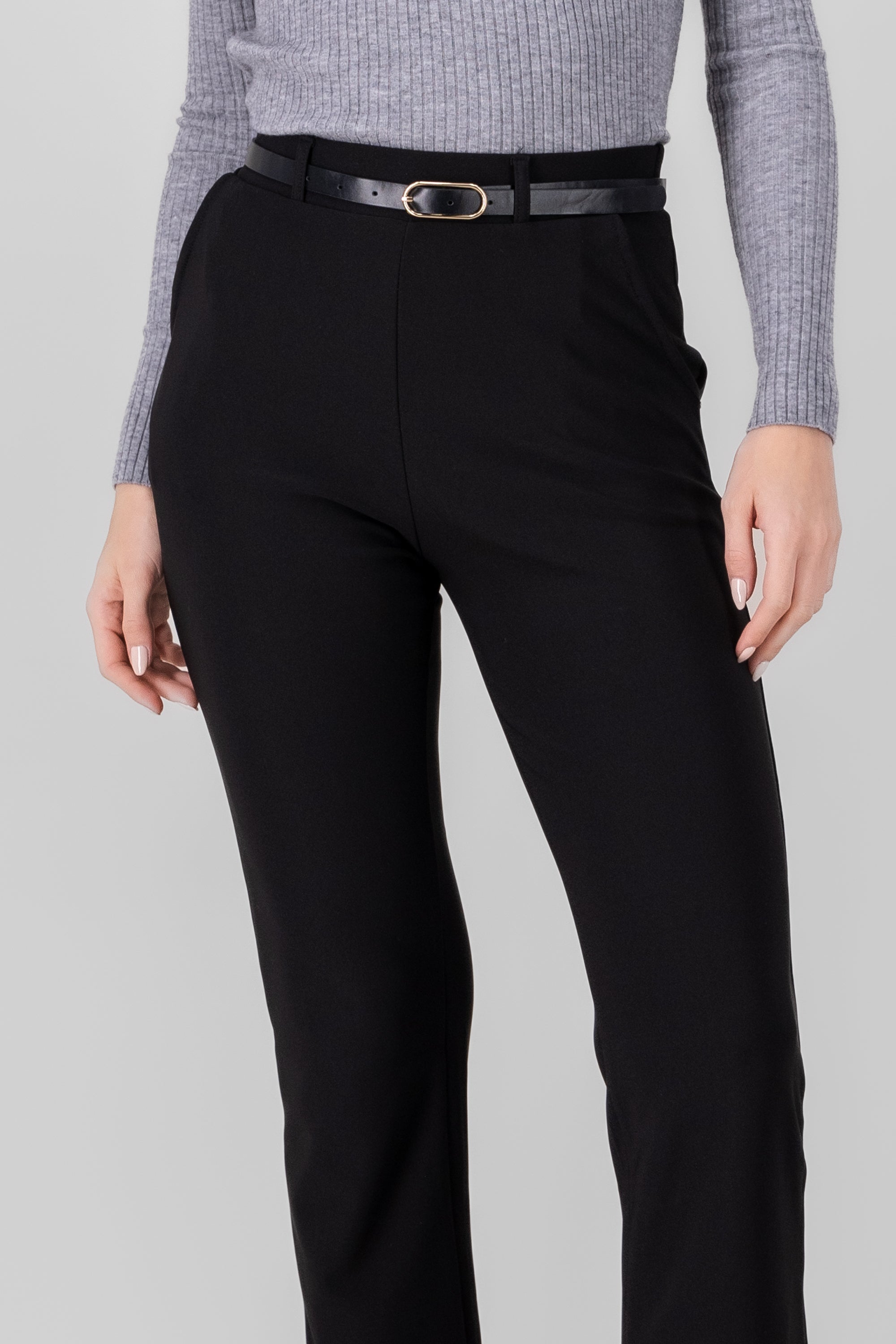 PANTALON RECTO LISO CINTURON NEGRO