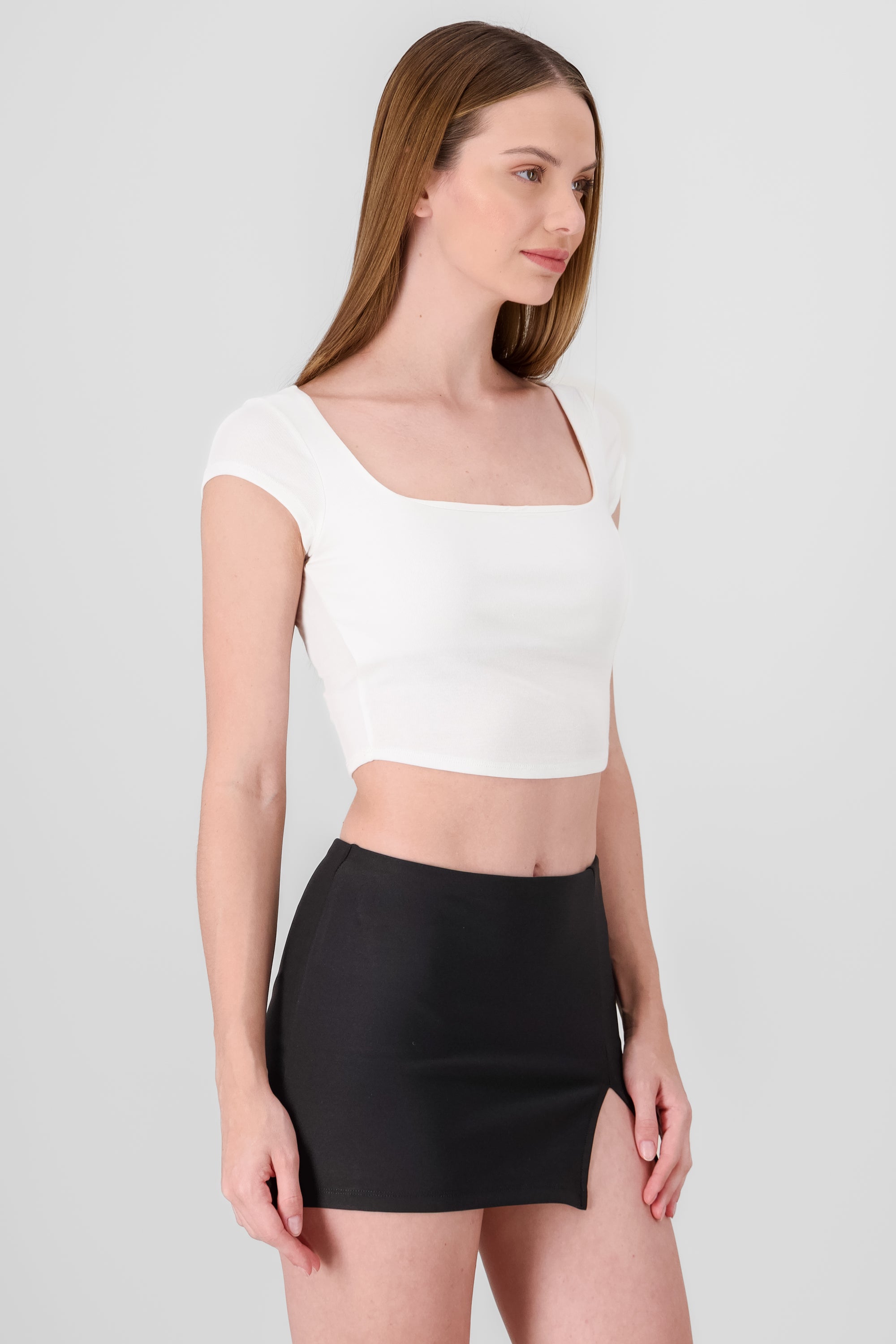 Top cropped con escote cuadrado liso BLANCO