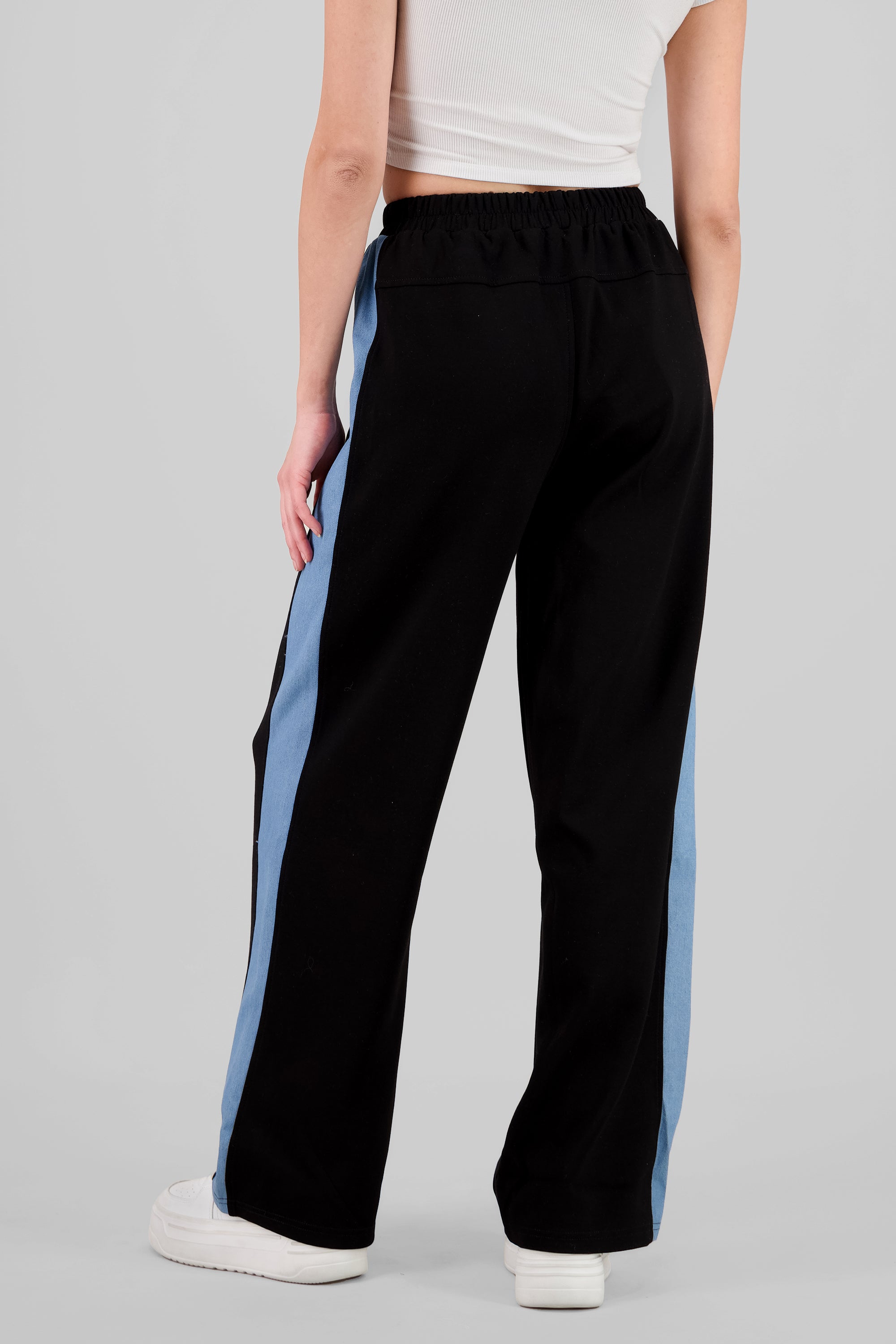 Pantalón patchwork denim NEGRO COMBO