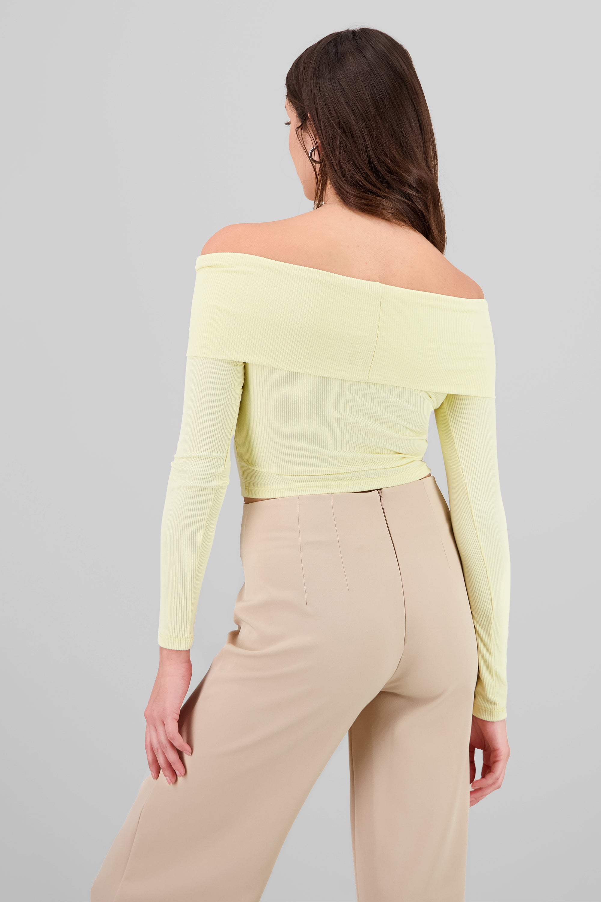 Top off shoulder manga larga rib AMARILLO PASTEL