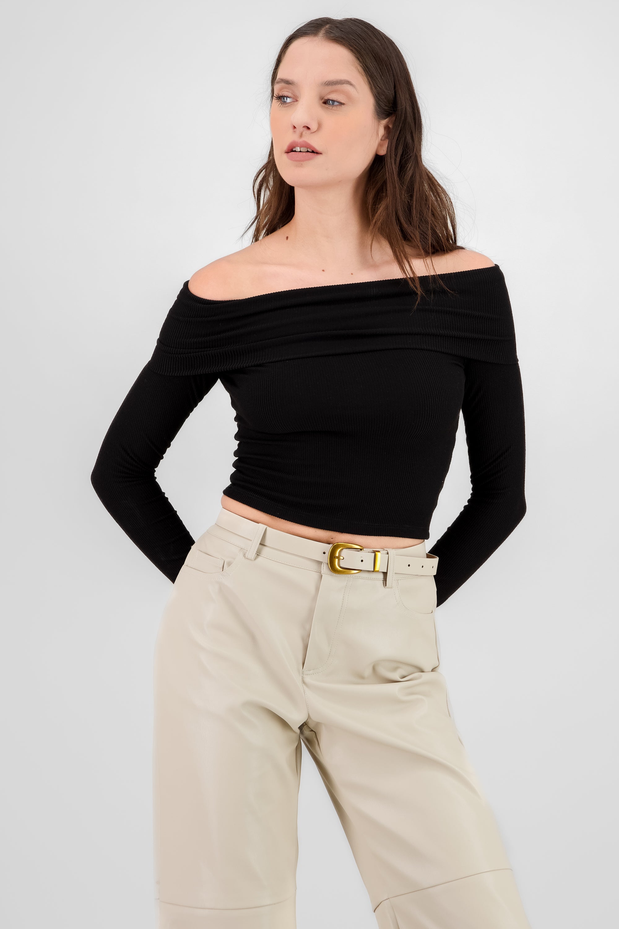 Top off shoulder manga larga rib NEGRO