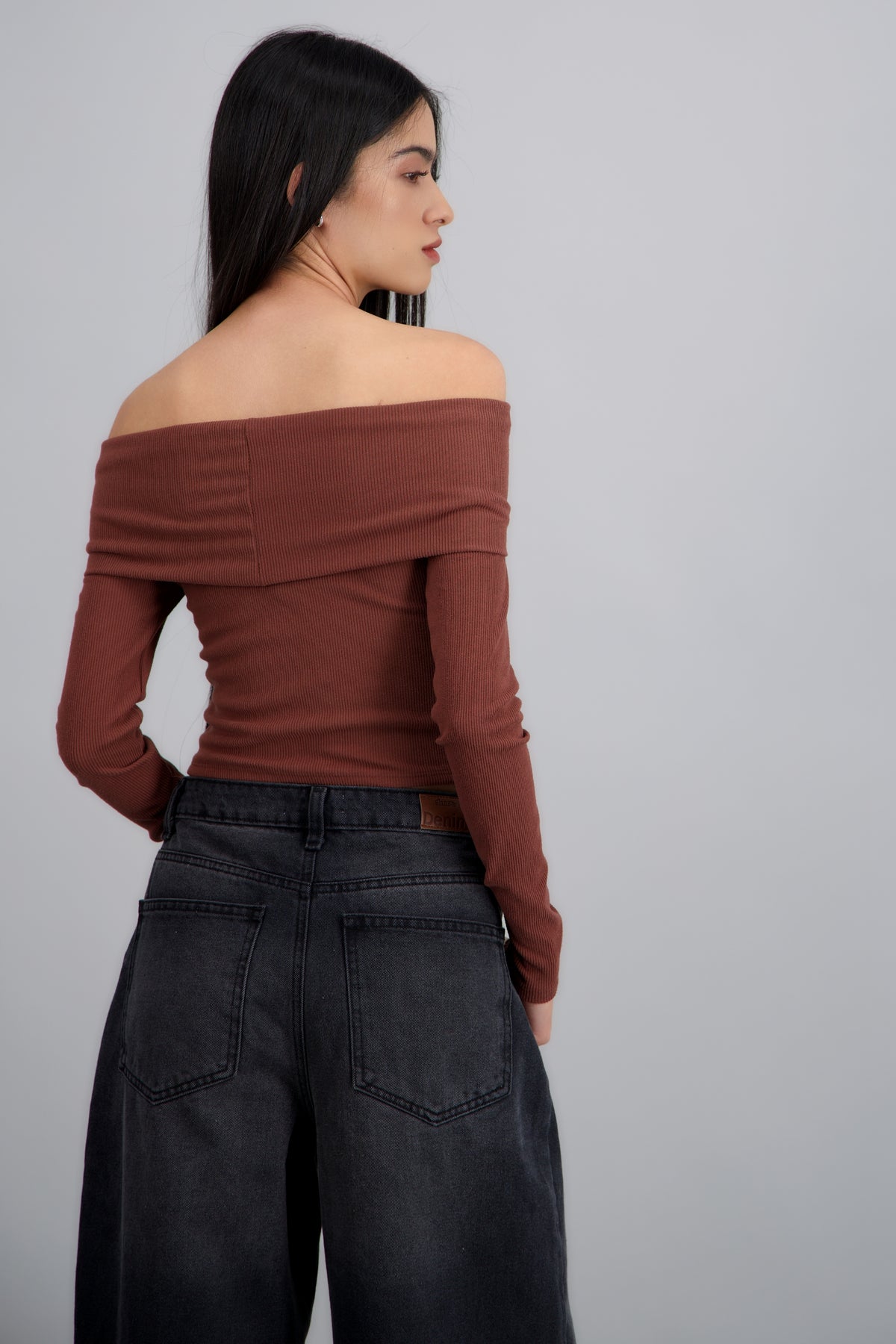 DARK BROWN