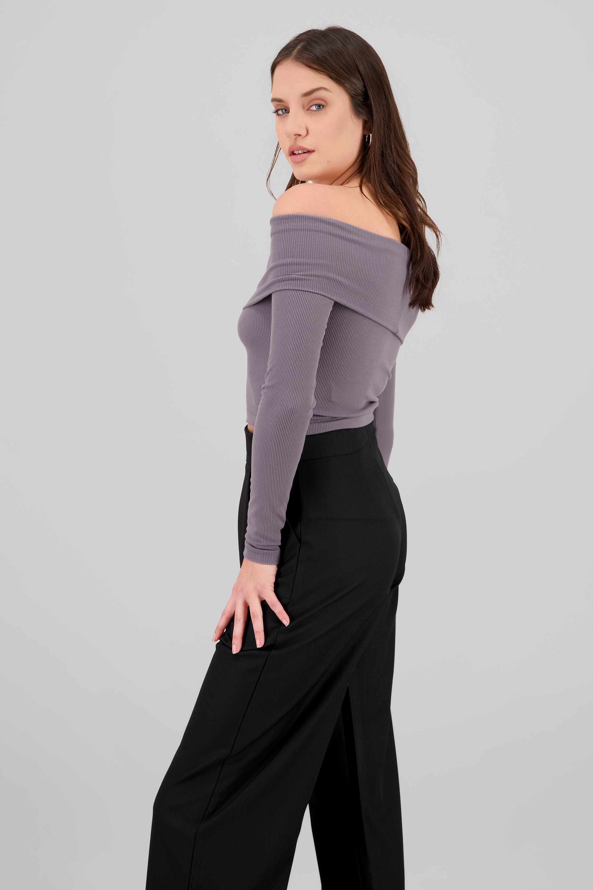 Top off shoulder manga larga rib GRIS OBSCURO