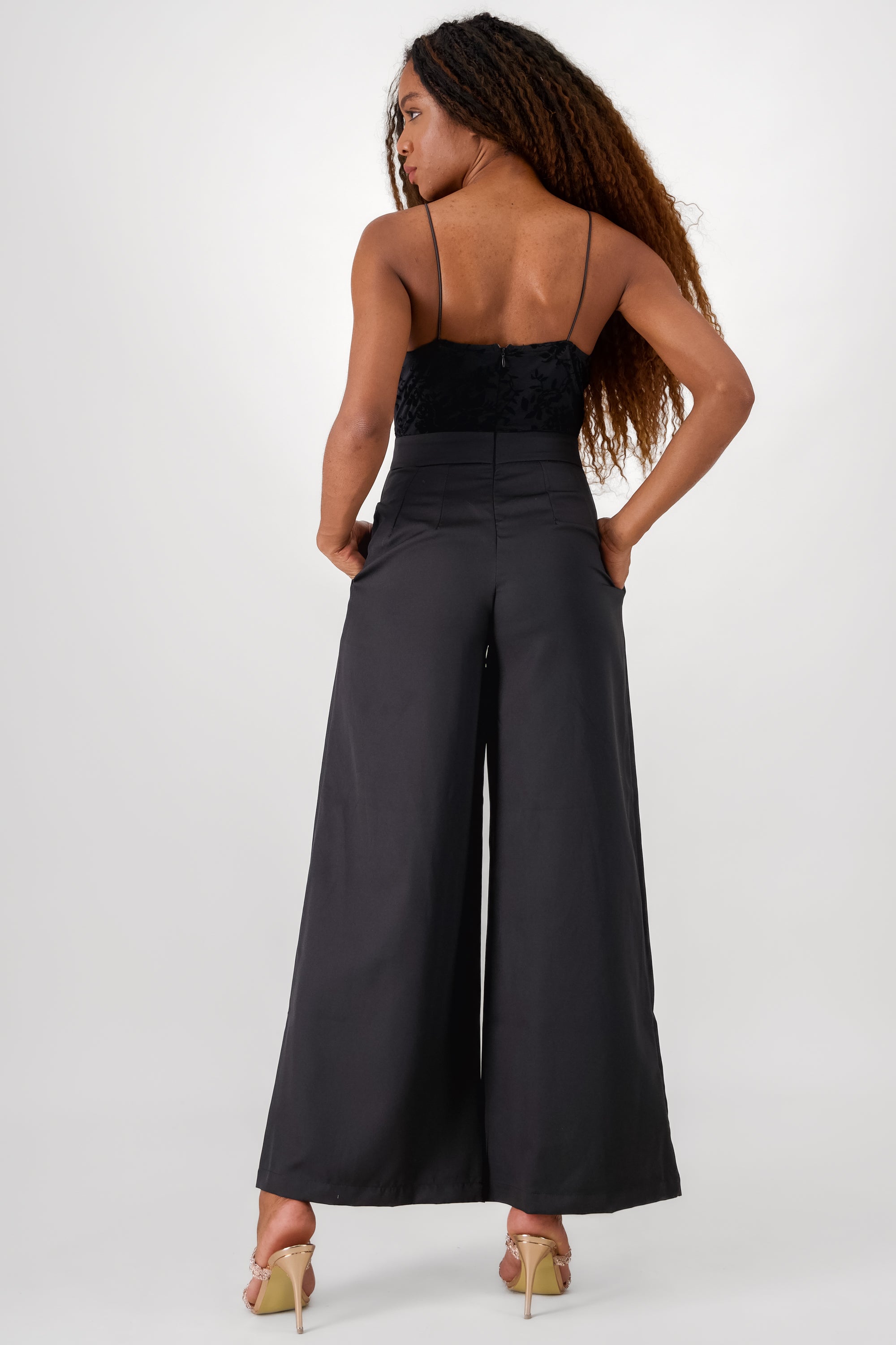 Jumpsuit con flock en top NEGRO