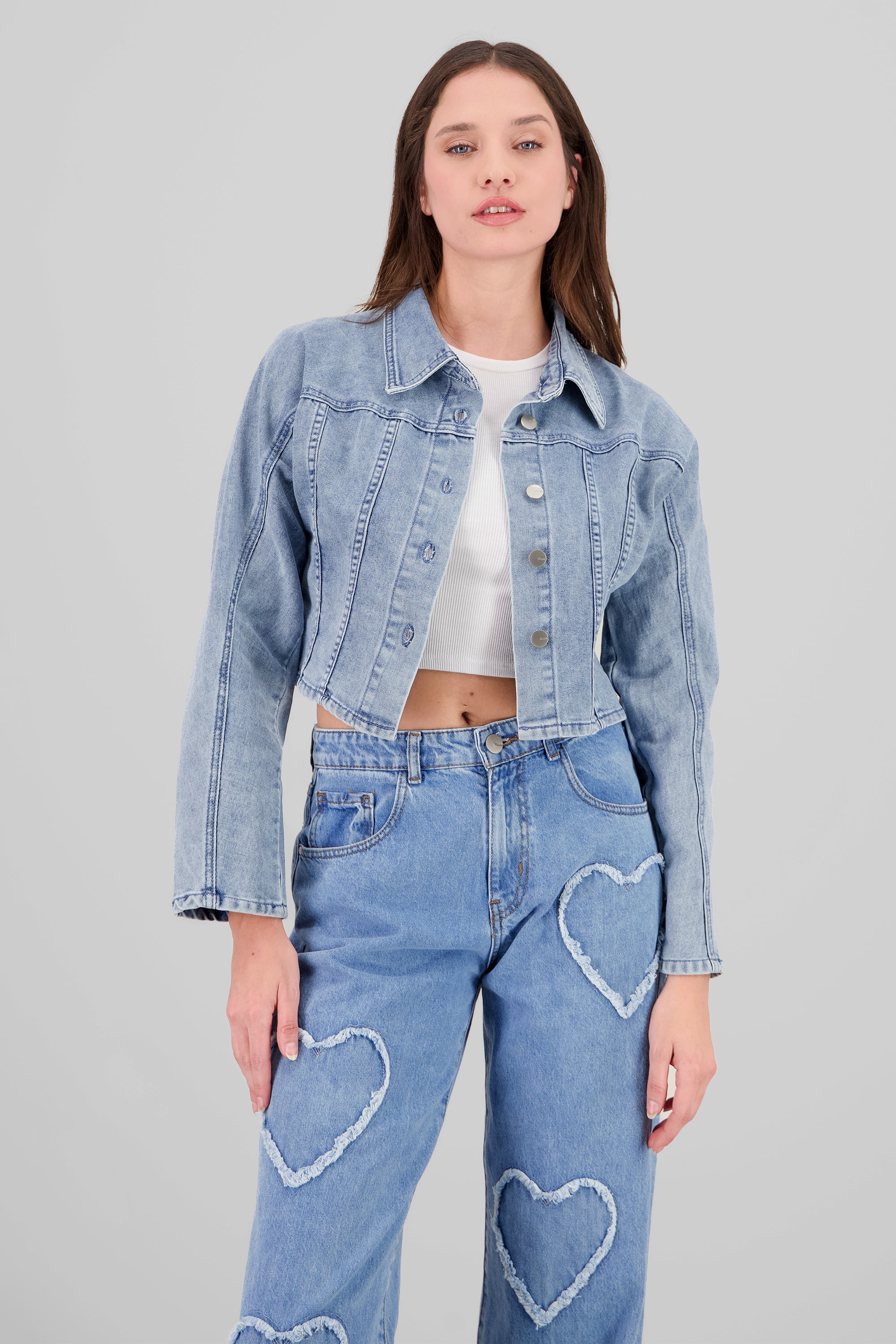 Chamarra crop con cortes MEDIUM WASH