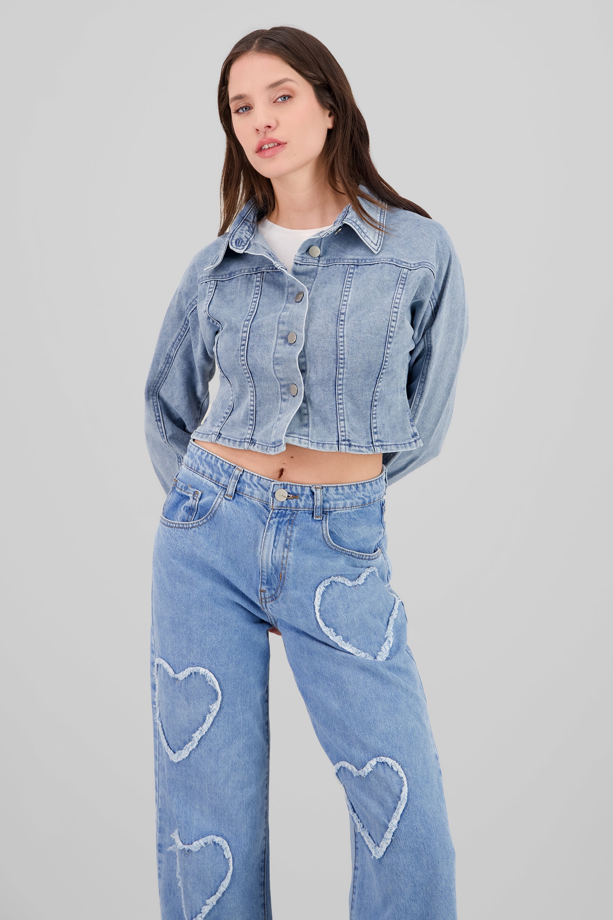 Chamarra crop con cortes MEDIUM WASH