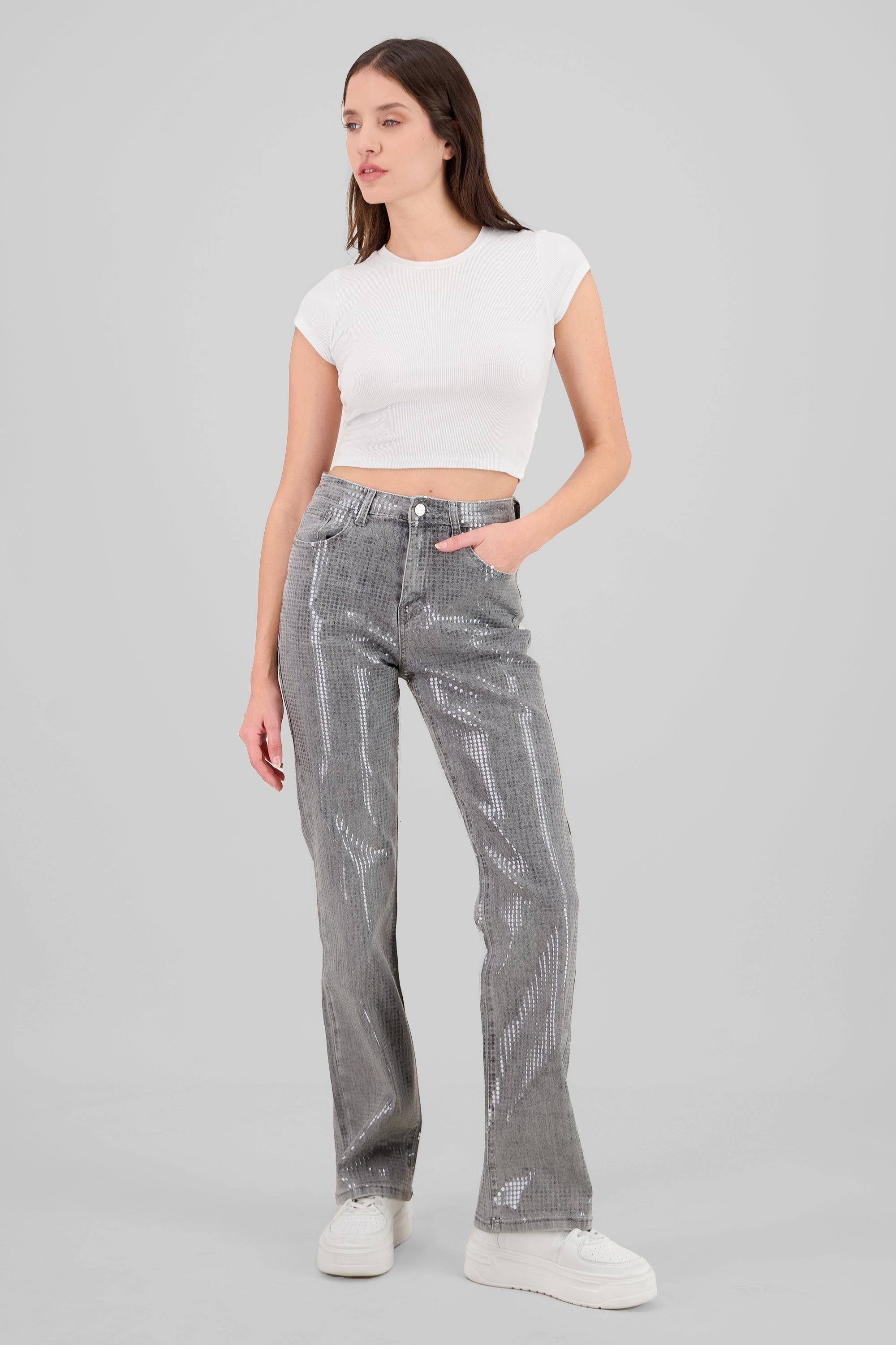 Jeans straight efecto brillo GRIS