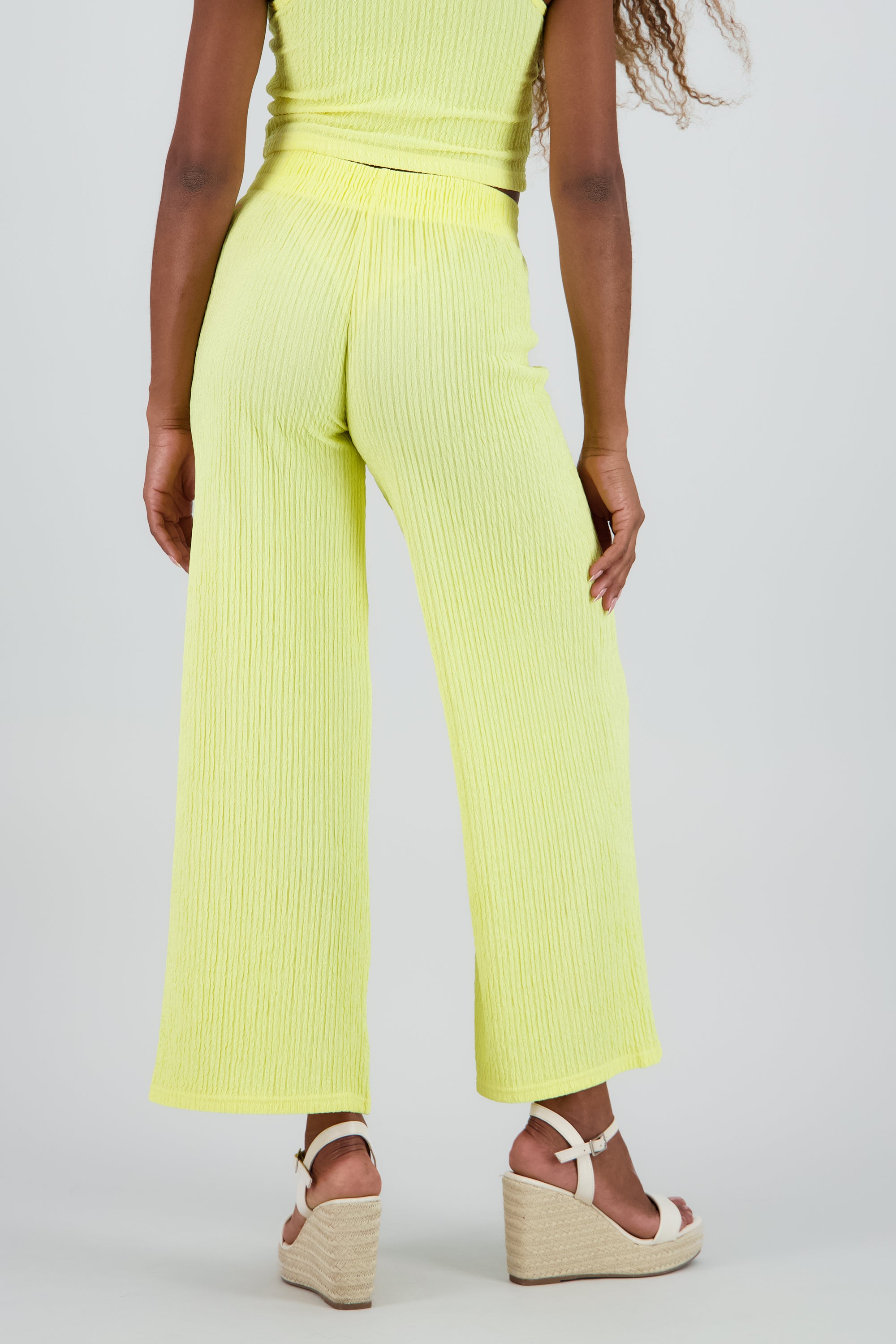 Pantalon textura resorte AMARILLO PASTEL