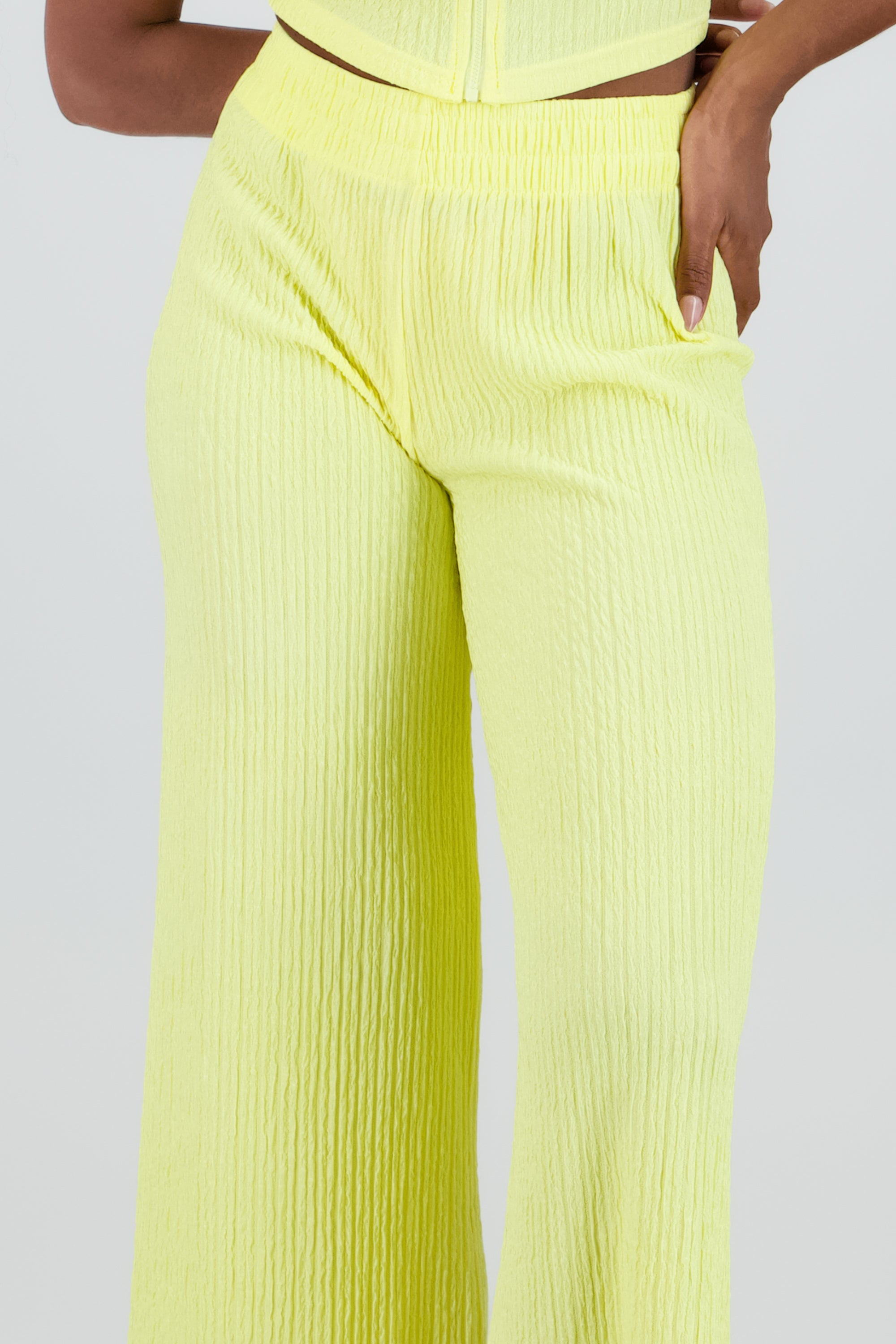 Pantalon textura resorte AMARILLO PASTEL