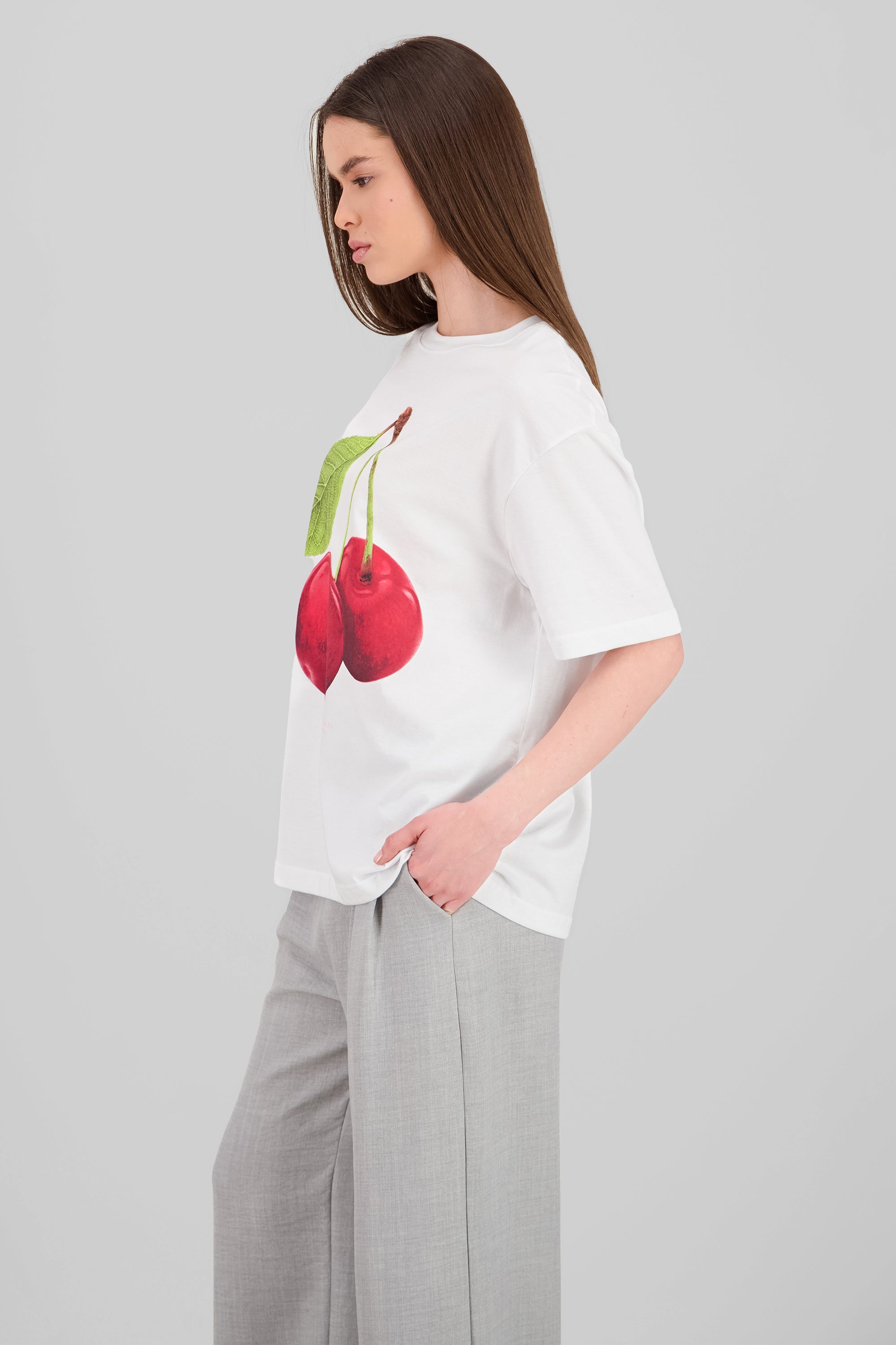 Playera oversize estampada cerezas mon cheri hypst BLANCO