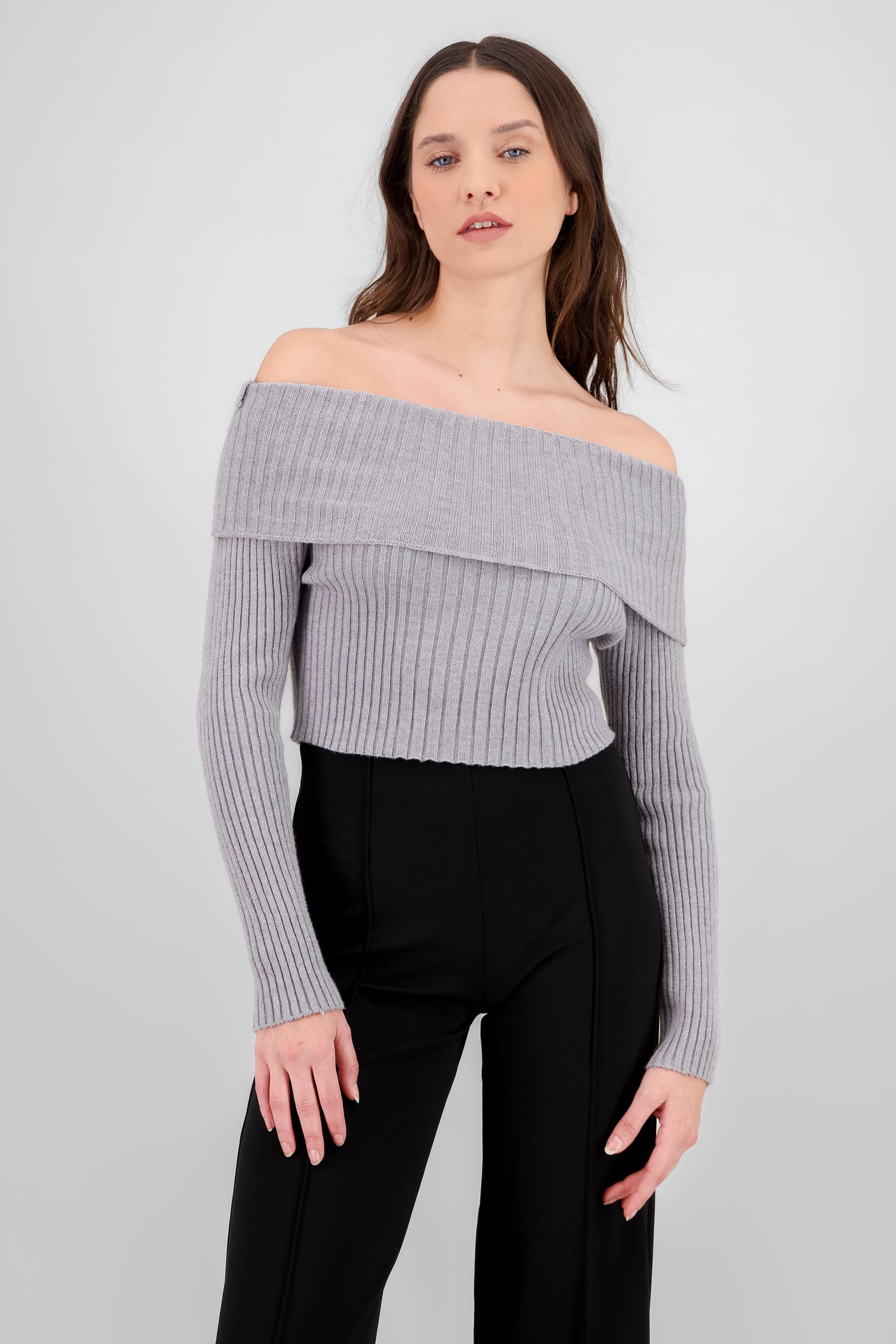 Sueter tejido off shoulder GRIS JASPE