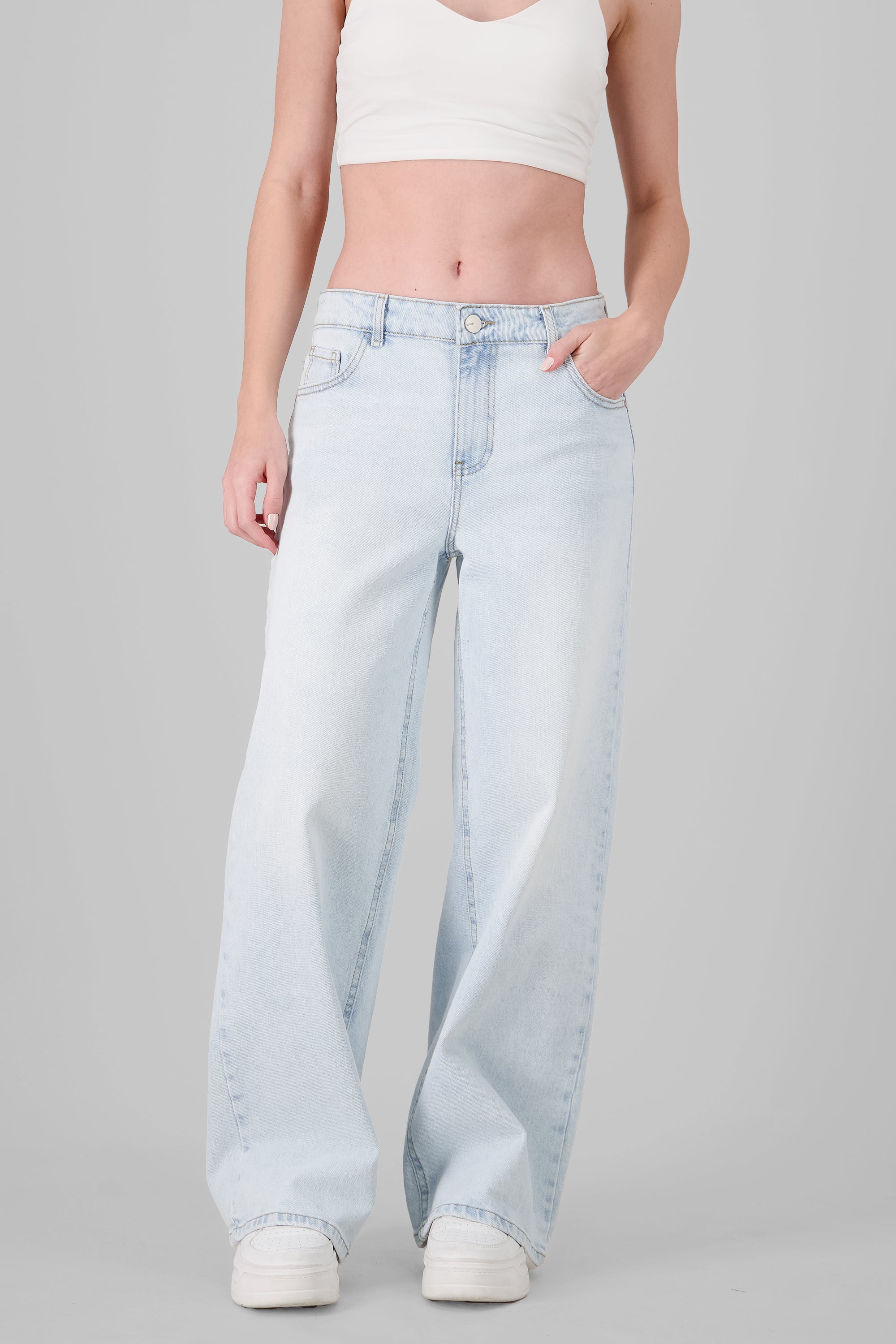 Jeans wide leg amplios SUPER BLEACHED